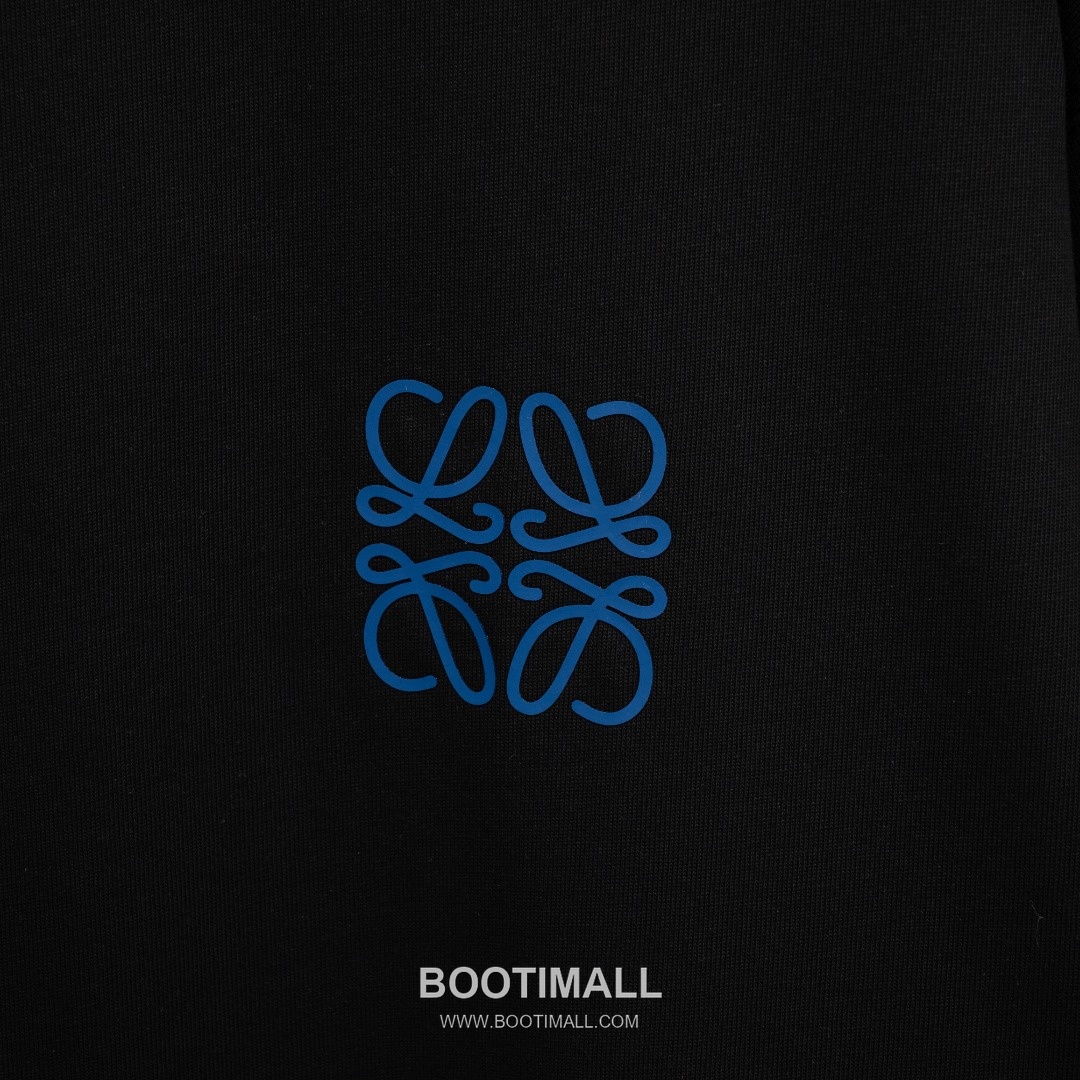 Loewe 2025 S/S Cotton Short Sleeve T-Shirt with Distressed Foam Print 로에베 2025SS 코튼 블랙 티셔츠 디스트로이드 발포 프린트 8