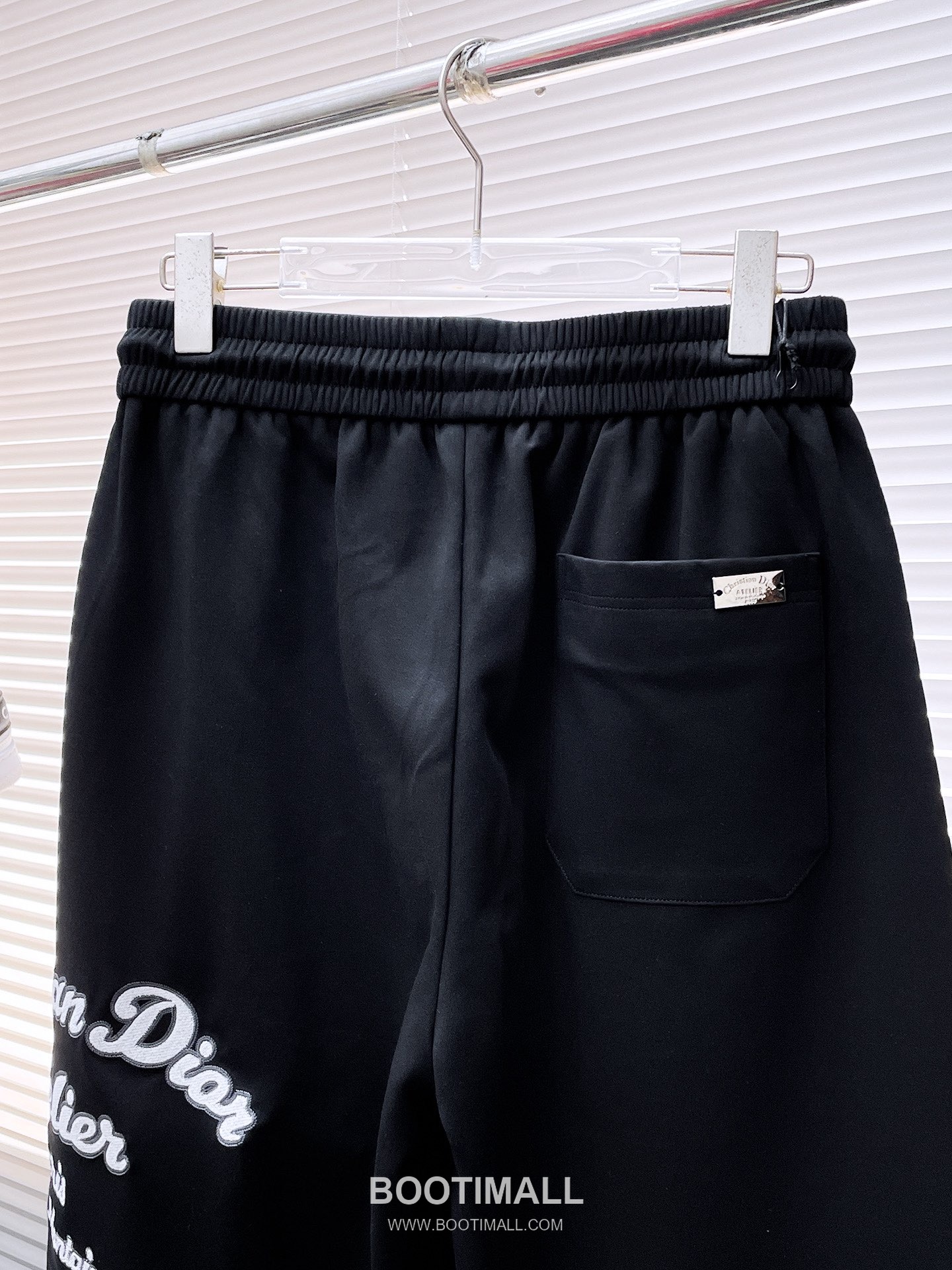 Dior 2026 S/S Polyester Blend Shorts with Logo Detail 디올 2026SS 폴리에스터 블랙 쇼츠 로고 디테일 10