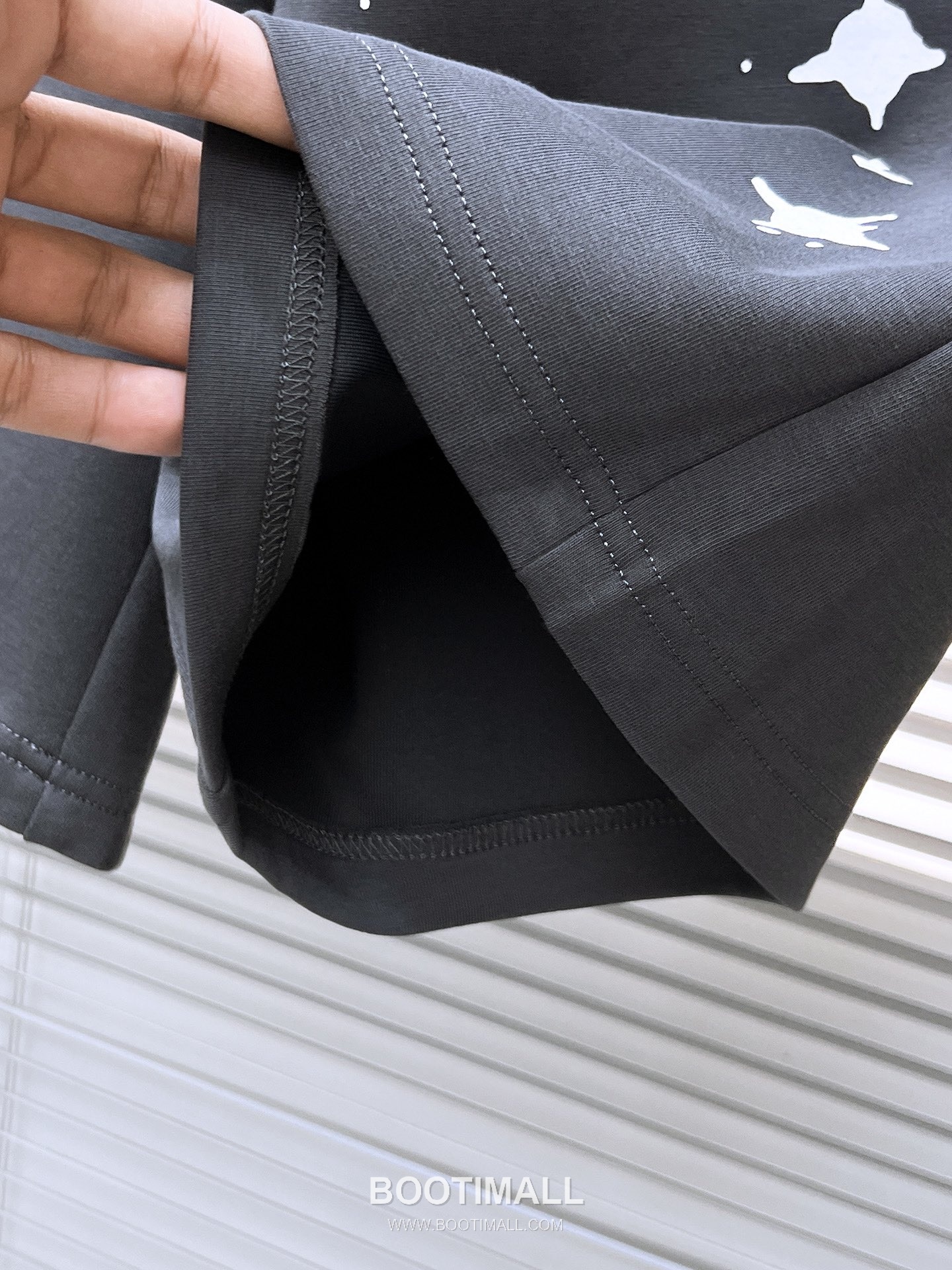 Givenchy 2026 S/S Polyester Blend Shorts with Logo Detail 지방시 2026SS 폴리에스터 블랙 쇼츠 로고 디테일 9