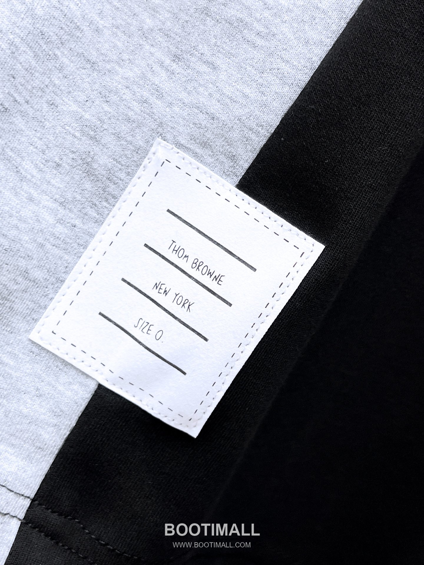 Thom Browne 2026 S/S Polyester Blend Shorts with Stripe Logo Detail 톰브라운 2026SS 폴리에스터 그레이 쇼츠 스트라이프 로고 5