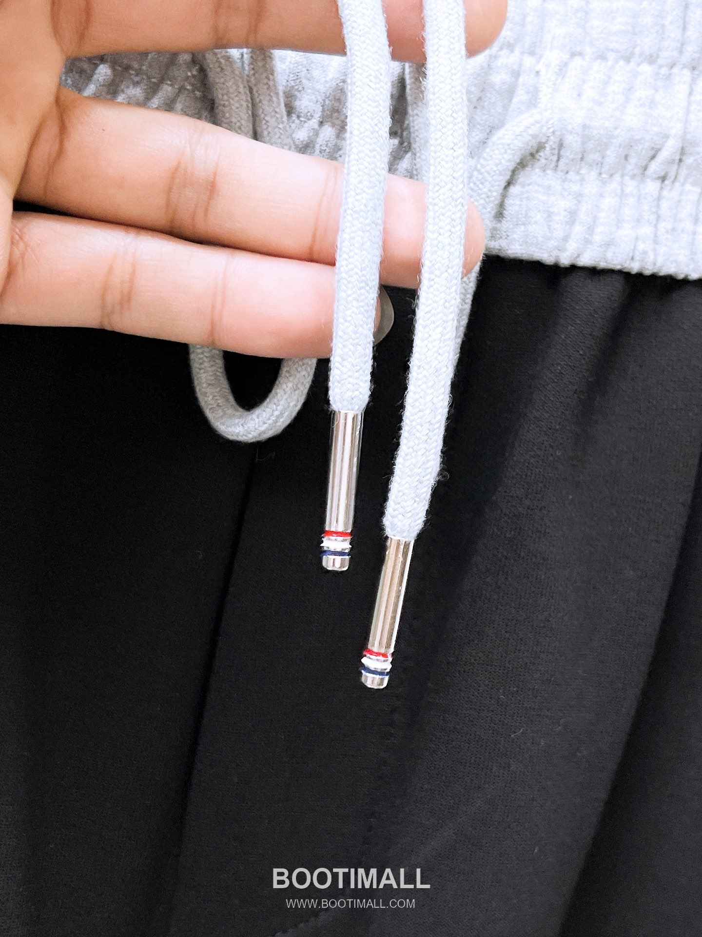 Thom Browne 2026 S/S Polyester Blend Shorts with Stripe Logo Detail 톰브라운 2026SS 폴리에스터 그레이 쇼츠 스트라이프 로고 7