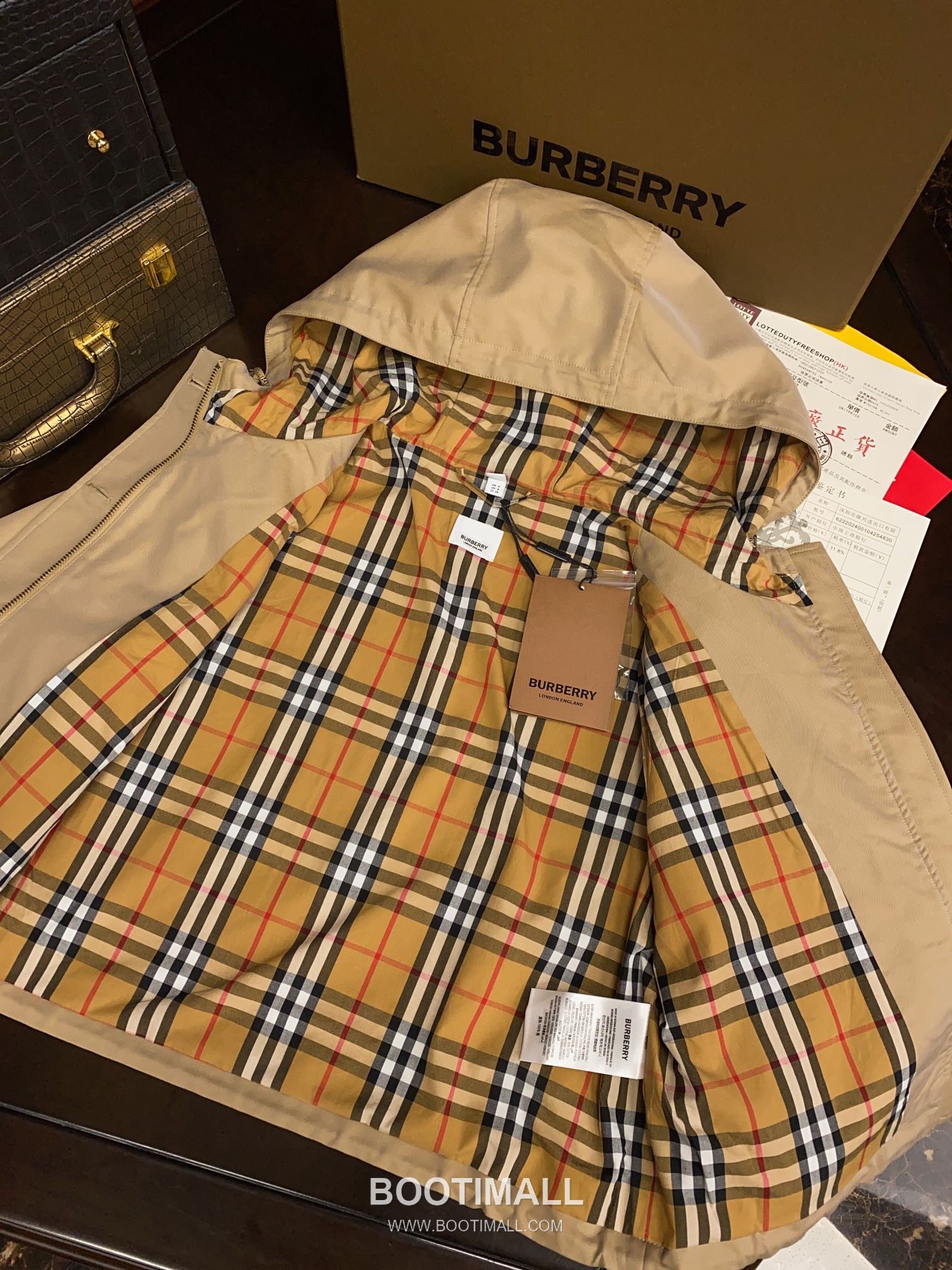 Burberry 2025 F/W Cotton Gabardine Hoodie Jacket with Check Lining 버버리 2025FW 코튼 가바딘 베이지 후드 재킷 체크 라이닝 17