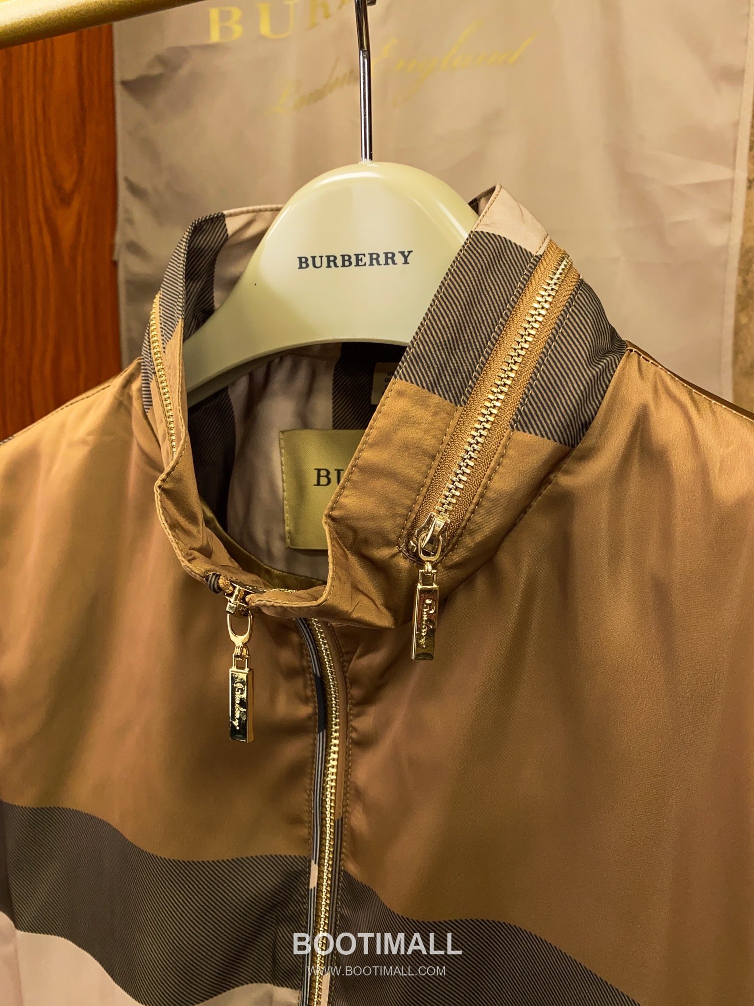 Burberry 2026 S/S Recycled Polyester Hooded Jacket with Check Print 버버리 2026SS 폴리에스터 베이지 재킷 체크 프린트 후드 13