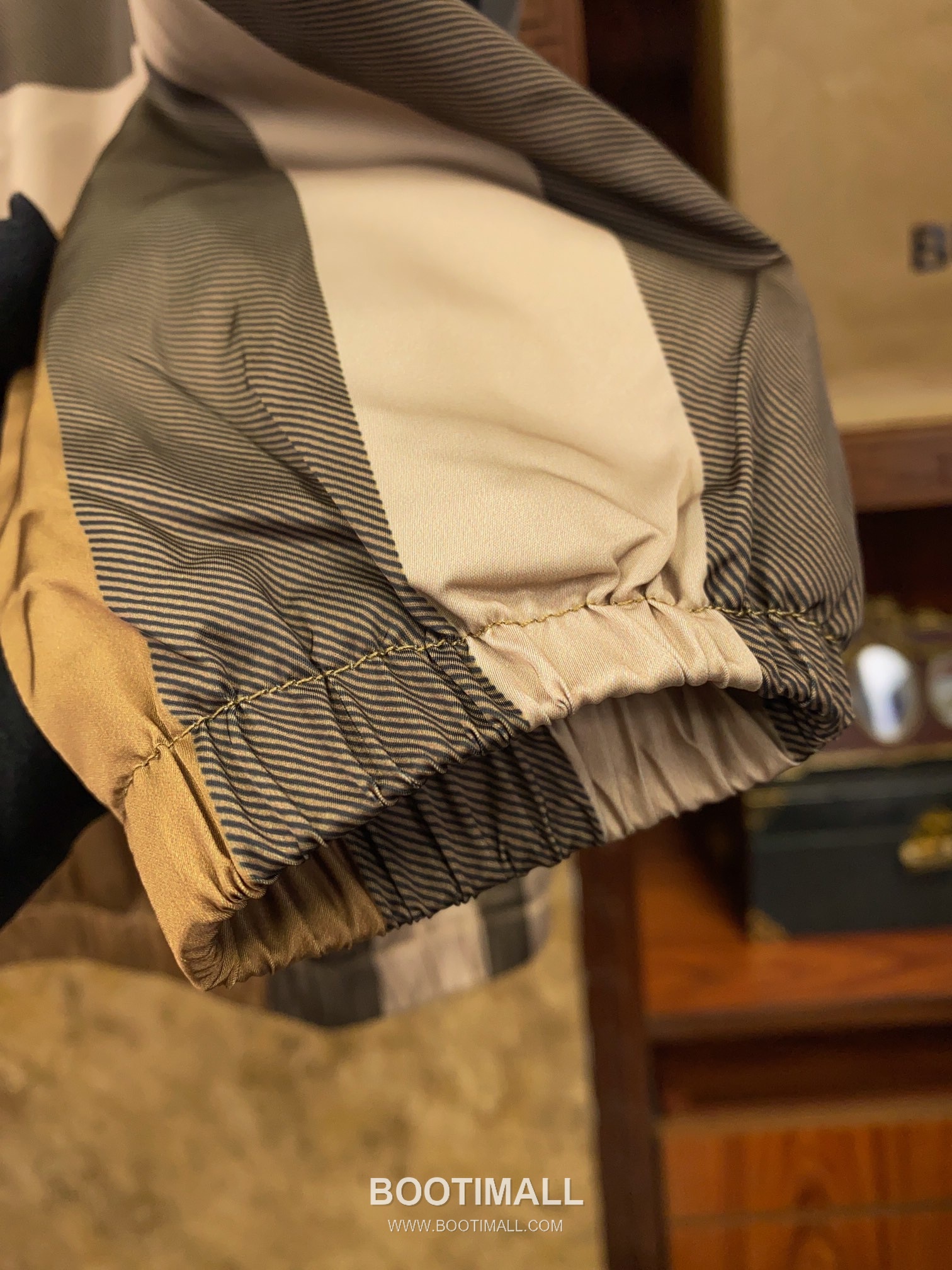 Burberry 2026 S/S Recycled Polyester Hooded Jacket with Check Print 버버리 2026SS 폴리에스터 베이지 재킷 체크 프린트 후드 15