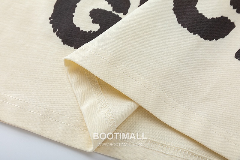 Gucci 2025 S/S Cotton Knit Short Sleeve T-Shirt with Logo Detail 구찌 2025SS 코튼 블랙 티셔츠 로고 니트 5