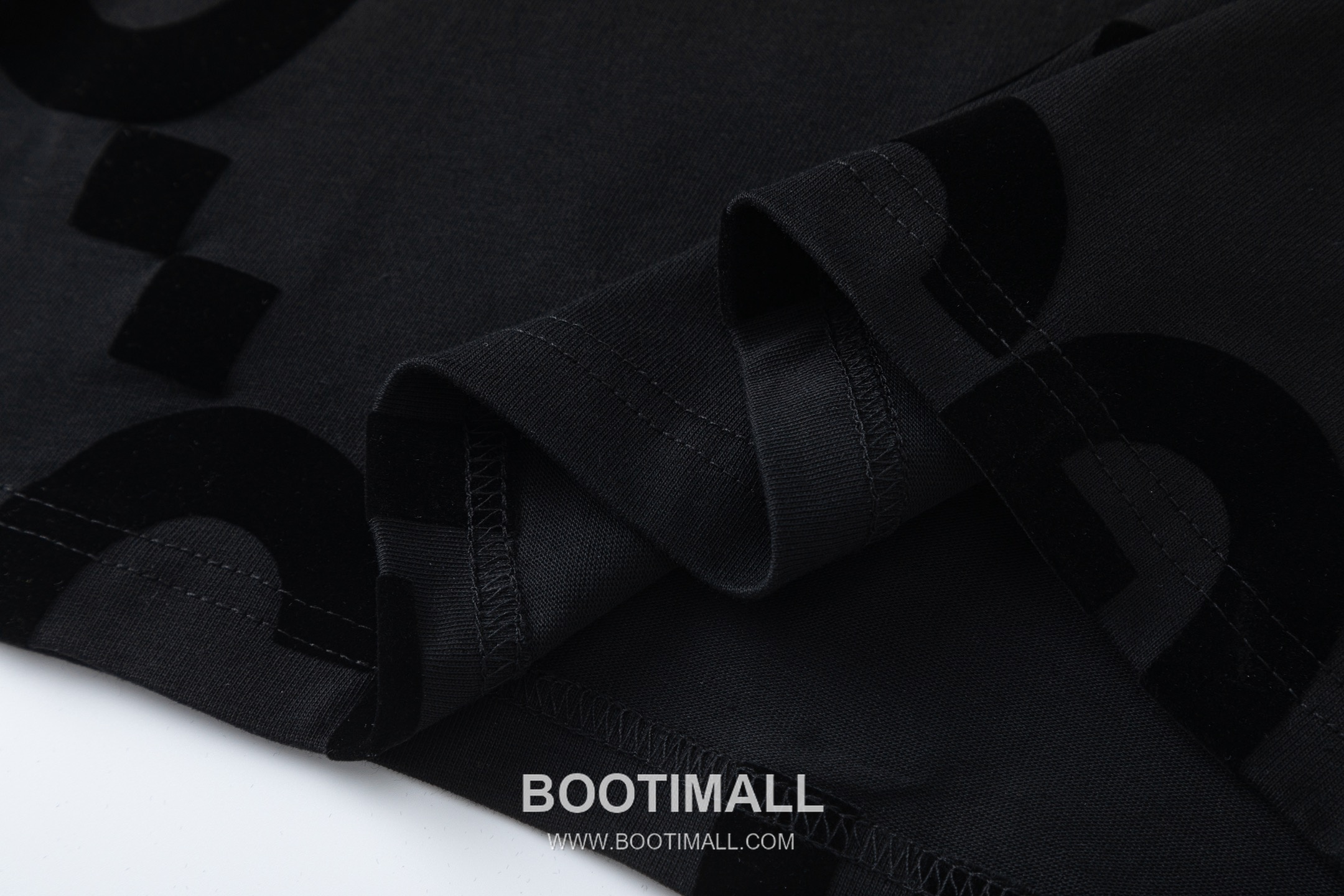 Gucci 2025 S/S Cotton Knit Short Sleeve T-Shirt with Logo Detail 구찌 2025SS 코튼 블랙 티셔츠 로고 니트 7