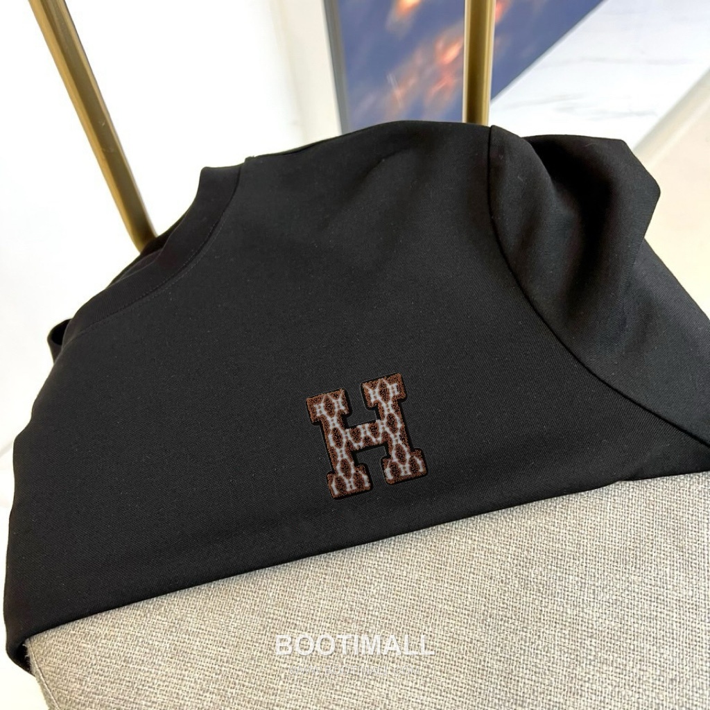 Hermès 2026 F/W Cotton Long Sleeve T-Shirt with Logo Detail 에르메스 2026FW 코튼 블랙 티셔츠 로고 긴팔 3