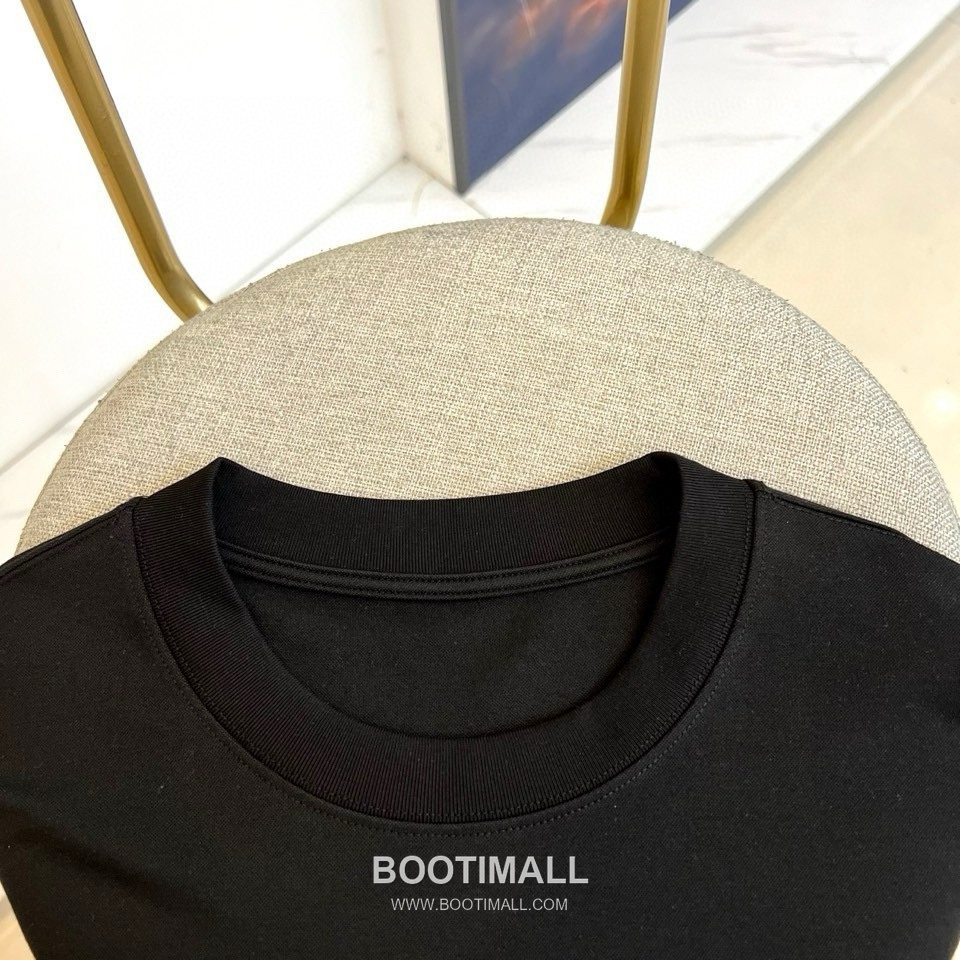 Hermès 2026 F/W Cotton Long Sleeve T-Shirt with Logo Detail 에르메스 2026FW 코튼 블랙 티셔츠 로고 긴팔 4