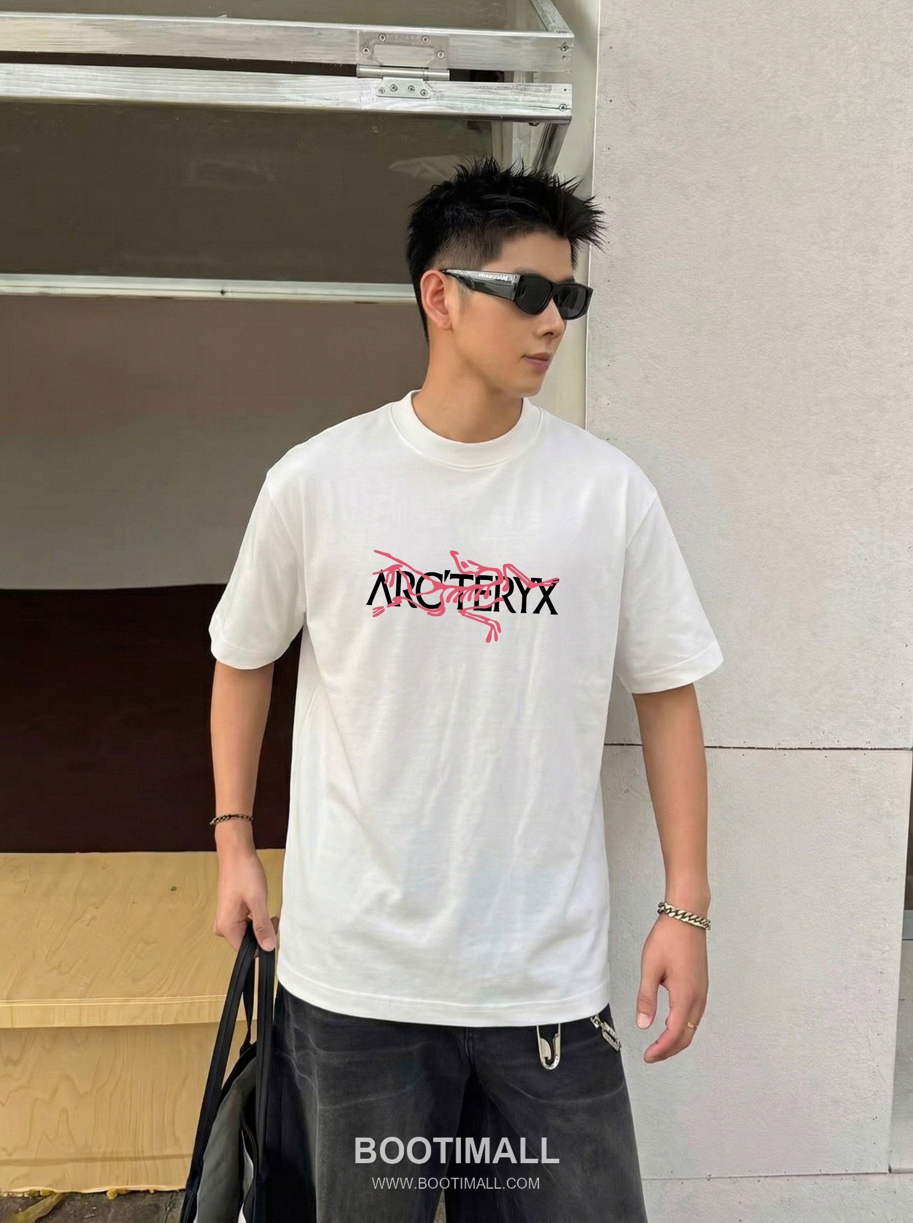 Arc'teryx 2026 S/S Cotton Short Sleeve T-Shirt with Logo Print 아크테릭스 2026SS 코튼 블랙 티셔츠 로고 프린트 1