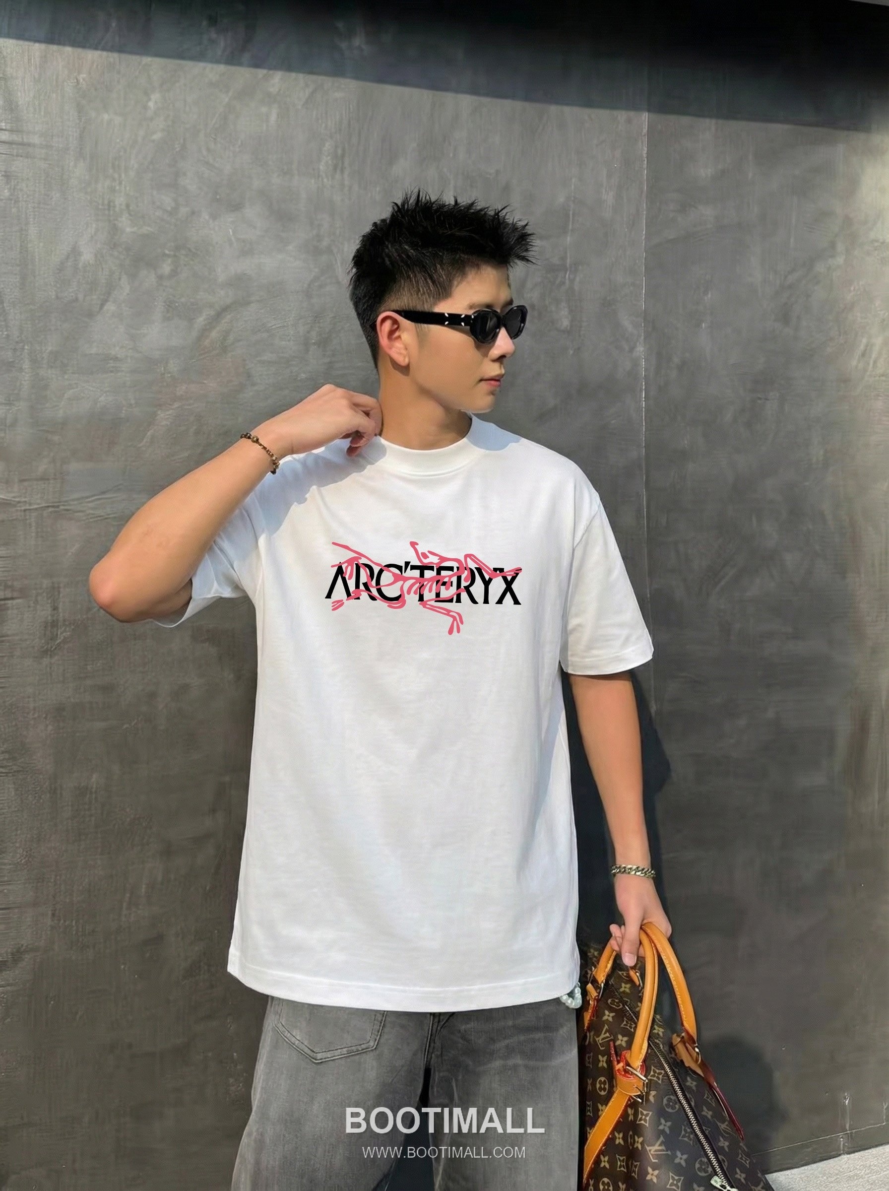 Arc'teryx 2026 S/S Cotton Short Sleeve T-Shirt with Logo Print 아크테릭스 2026SS 코튼 블랙 티셔츠 로고 프린트 3