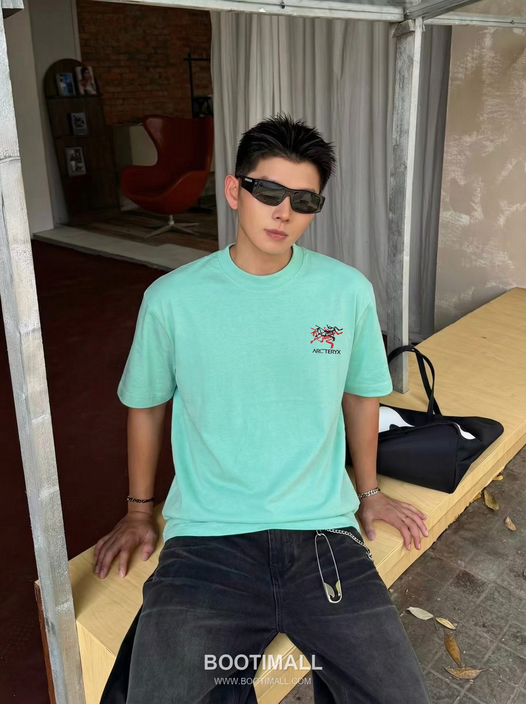 Arc'teryx 2026 S/S Cotton Short Sleeve T-Shirt with Logo Print 아크테릭스 2026SS 코튼 블랙 티셔츠 로고 프린트 4