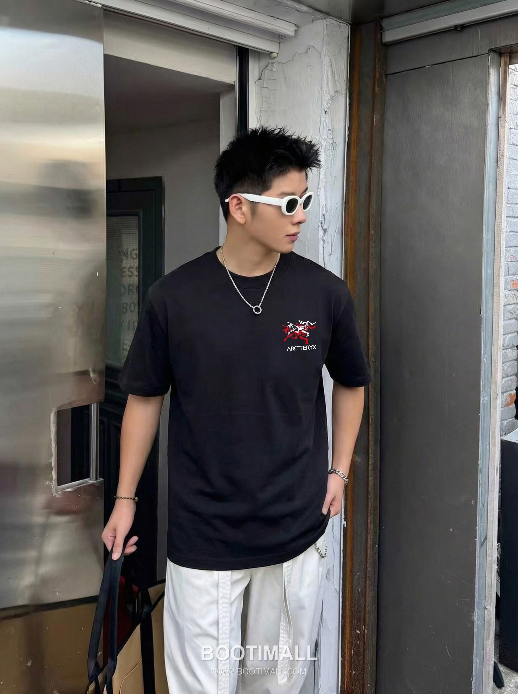 Arc'teryx 2026 S/S Cotton Short Sleeve T-Shirt with Logo Print 아크테릭스 2026SS 코튼 블랙 티셔츠 로고 프린트 2