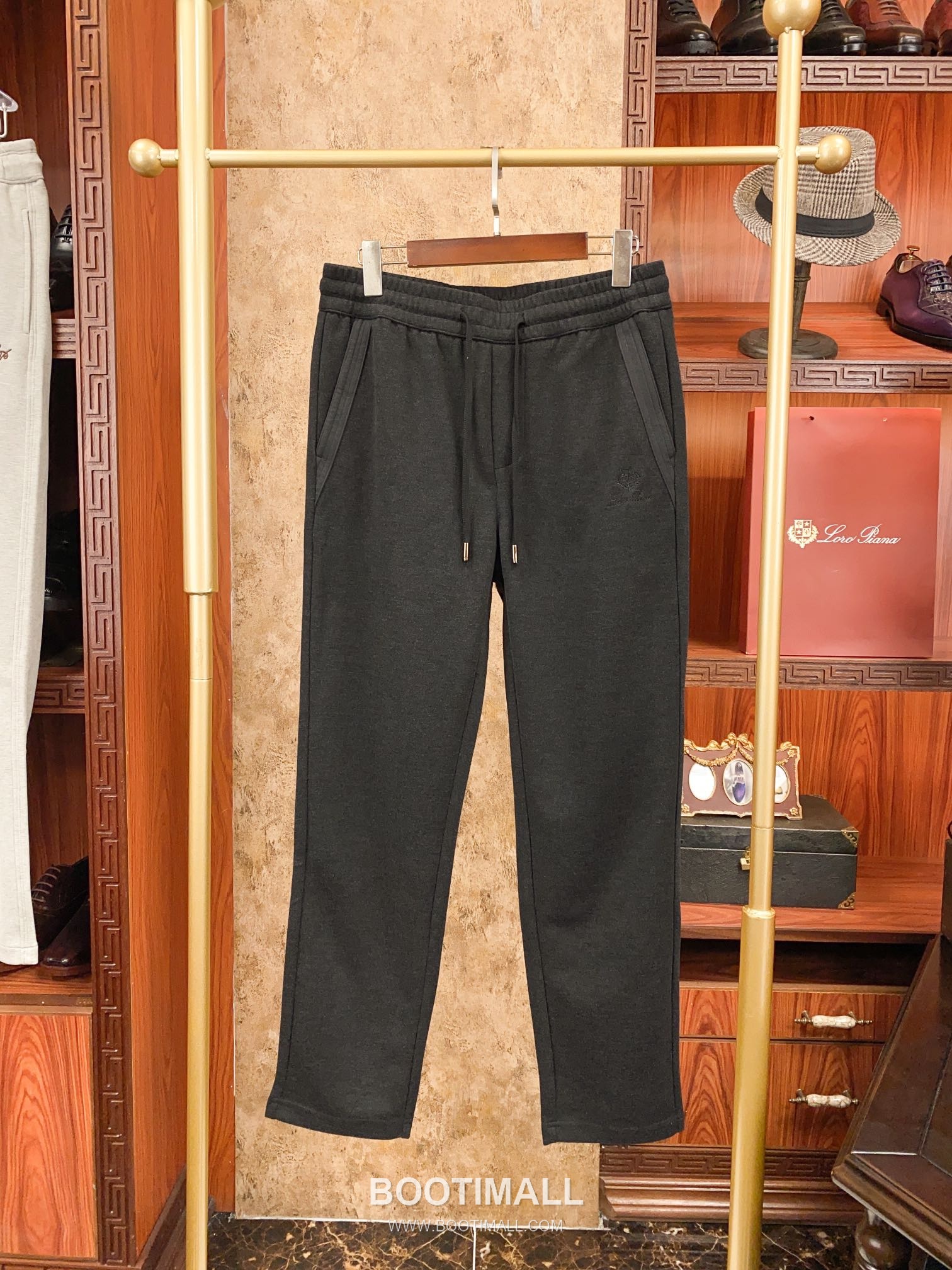 Loro Piana 2025 S/S Natural Fiber Knit Short Sleeve T-Shirt with Minimal Logo 로로피아나 2025SS 천연섬유 아이보리 티셔츠 니트 로고 1