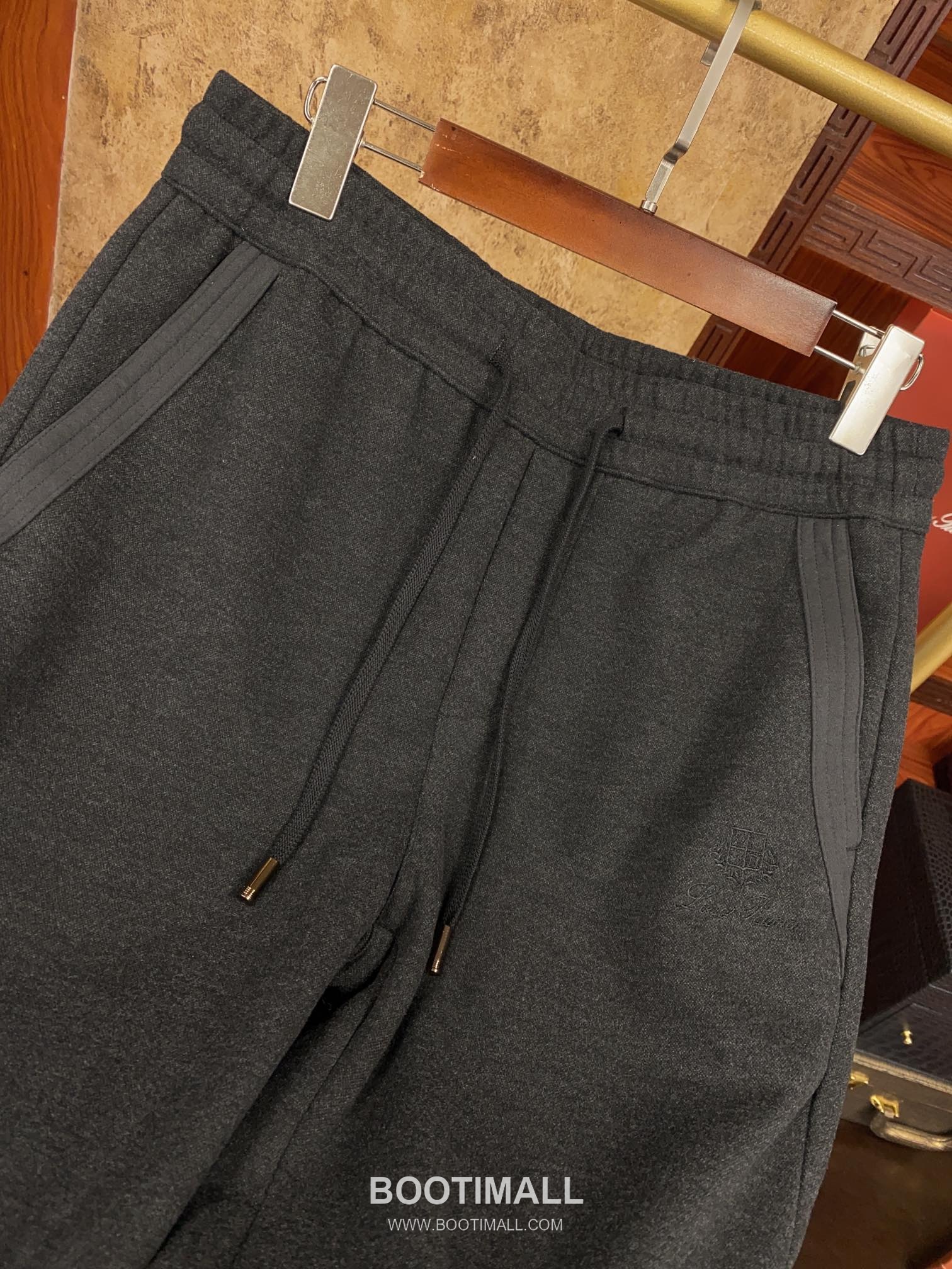 Loro Piana 2025 S/S Natural Fiber Knit Short Sleeve T-Shirt with Minimal Logo 로로피아나 2025SS 천연섬유 아이보리 티셔츠 니트 로고 3