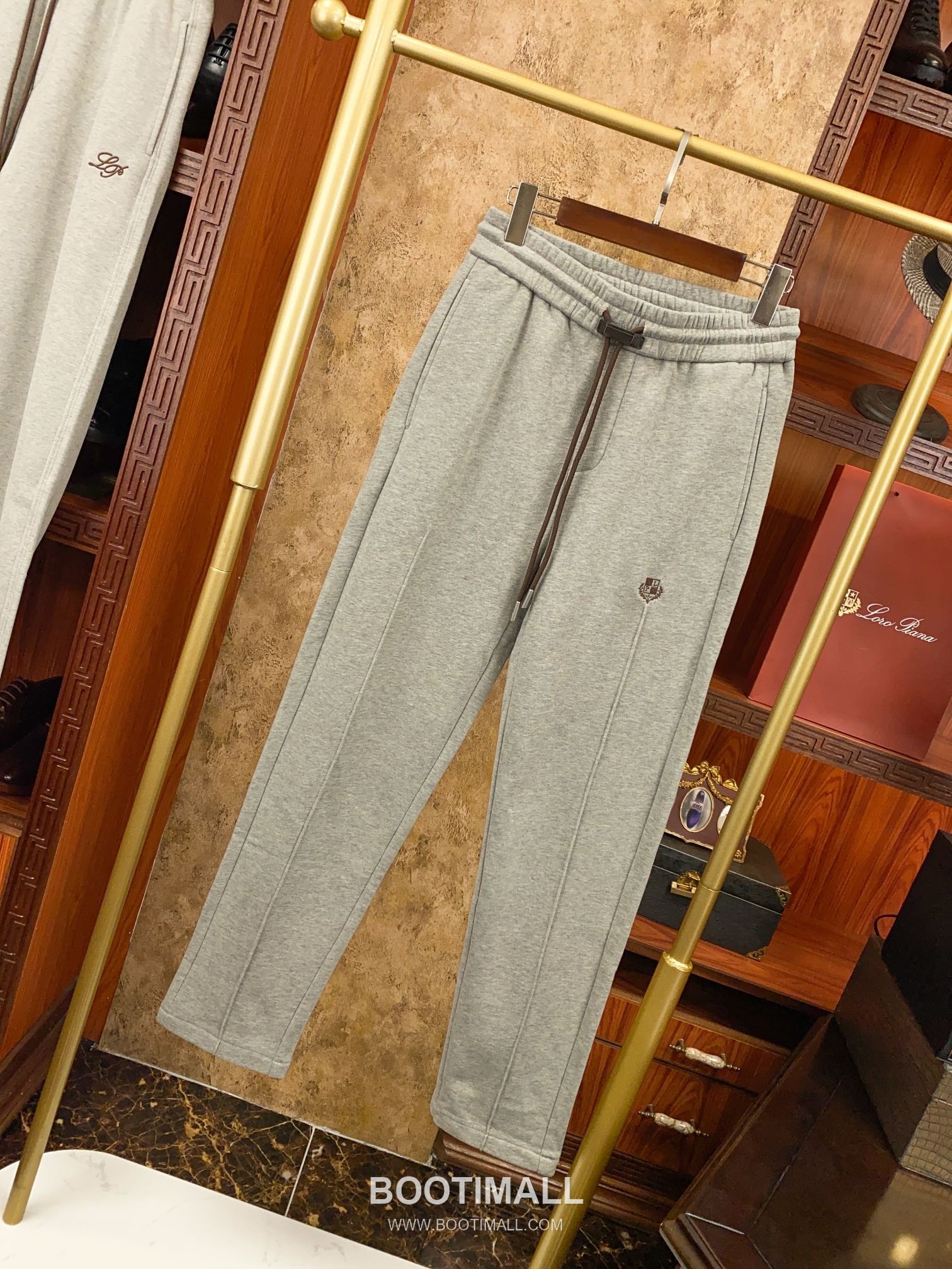 Loro Piana 2025 S/S Natural Fiber Knit Short Sleeve T-Shirt with Minimal Logo 로로피아나 2025SS 천연섬유 아이보리 티셔츠 니트 로고 2