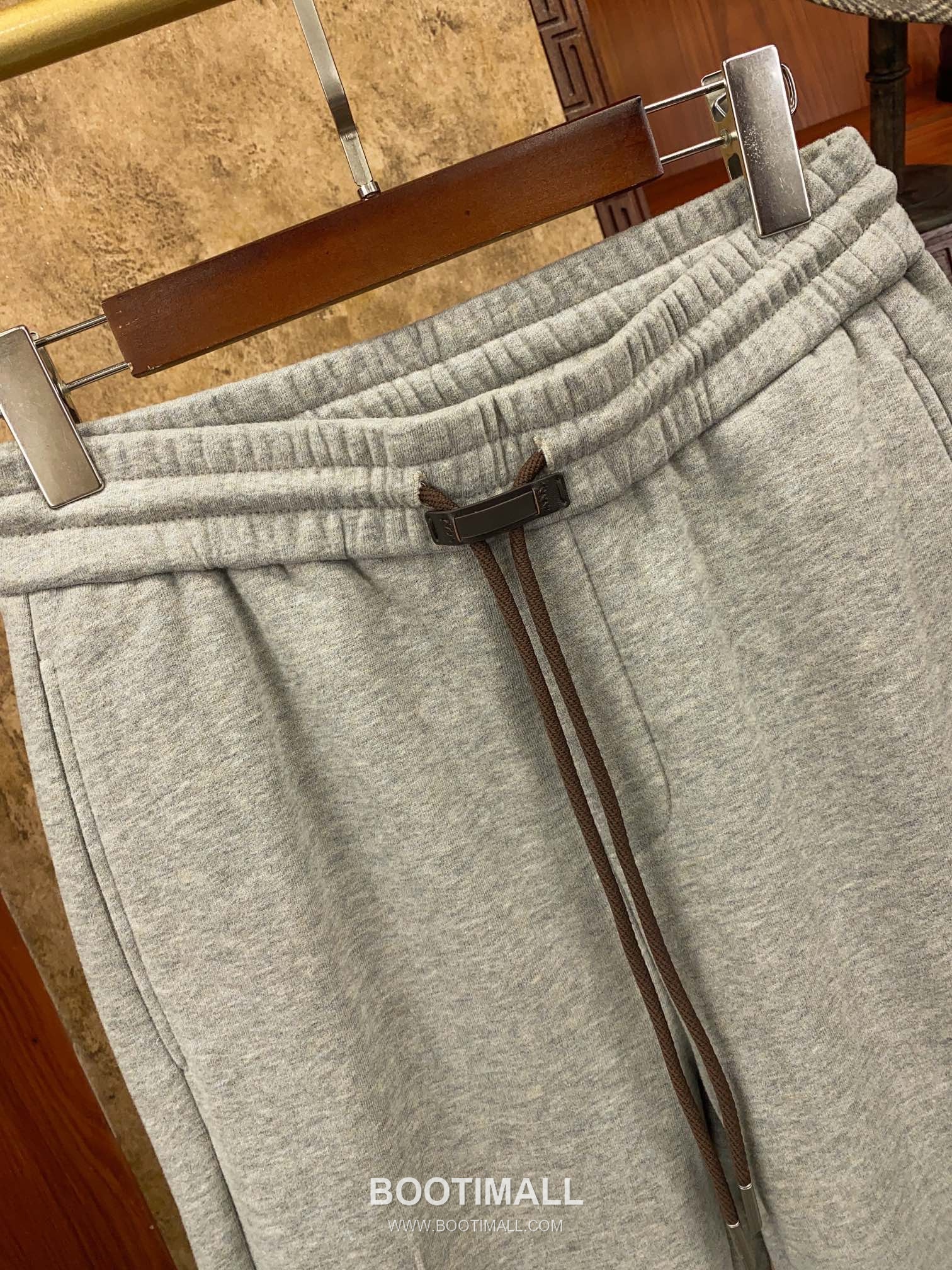 Loro Piana 2025 S/S Natural Fiber Knit Short Sleeve T-Shirt with Minimal Logo 로로피아나 2025SS 천연섬유 아이보리 티셔츠 니트 로고 3