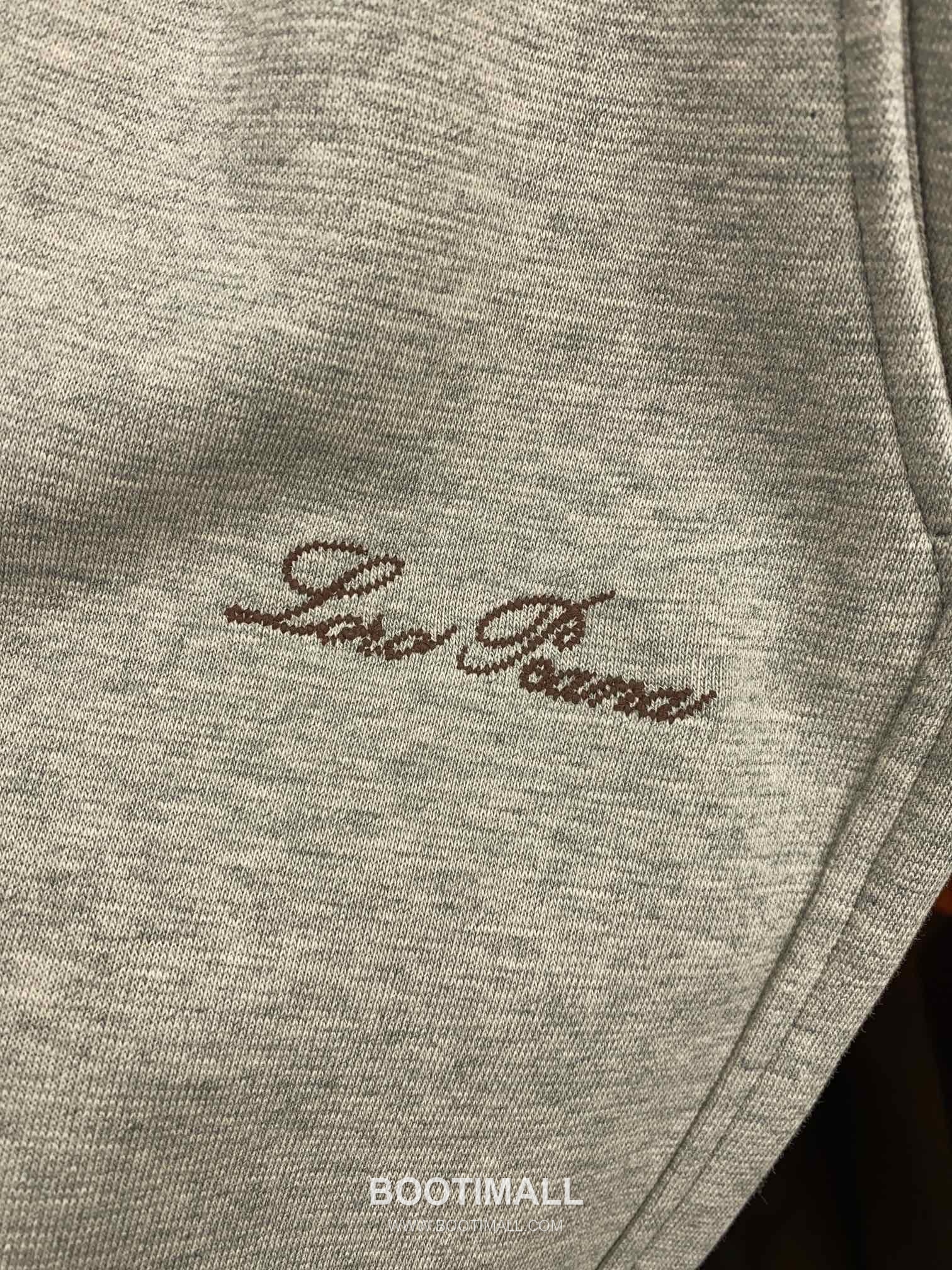 Loro Piana 2025 S/S Natural Fiber Knit Short Sleeve T-Shirt with Minimal Logo 로로피아나 2025SS 천연섬유 아이보리 티셔츠 니트 로고 4