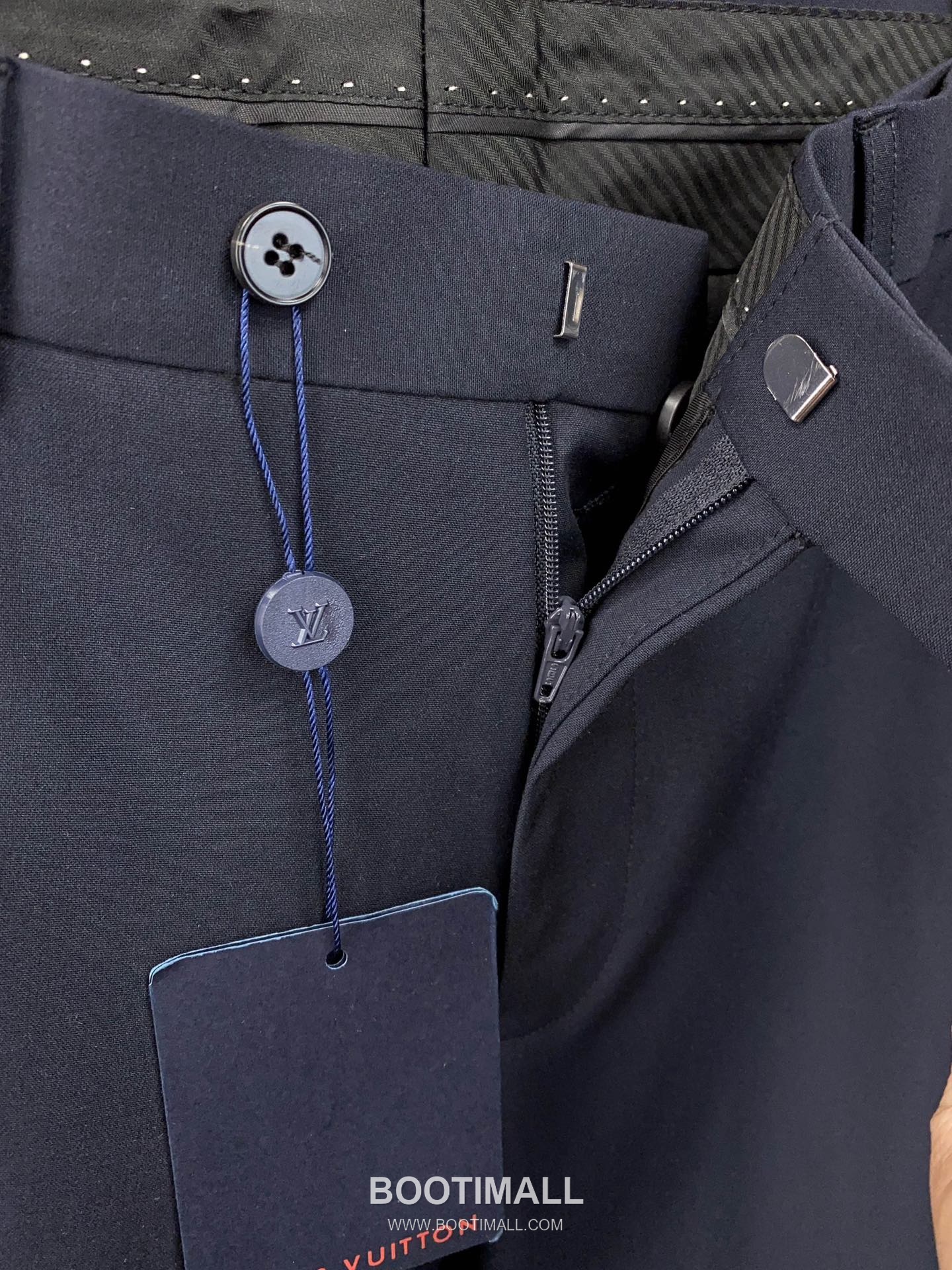 Louis Vuitton 2025 F/W Wool Blend Suit Set Jacket Pants with Tailored Fit 루이비통 2025FW 울 블렌드 네이비 재킷 팬츠 수트세트 14