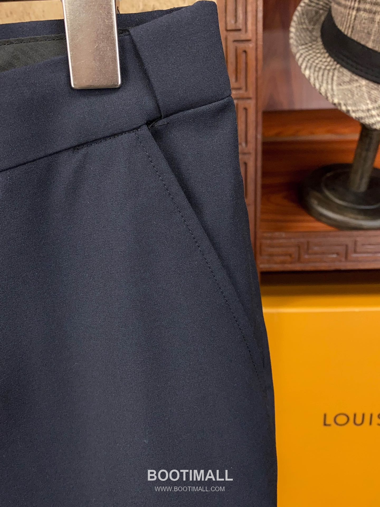 Louis Vuitton 2025 F/W Wool Blend Suit Set Jacket Pants with Tailored Fit 루이비통 2025FW 울 블렌드 네이비 재킷 팬츠 수트세트 15