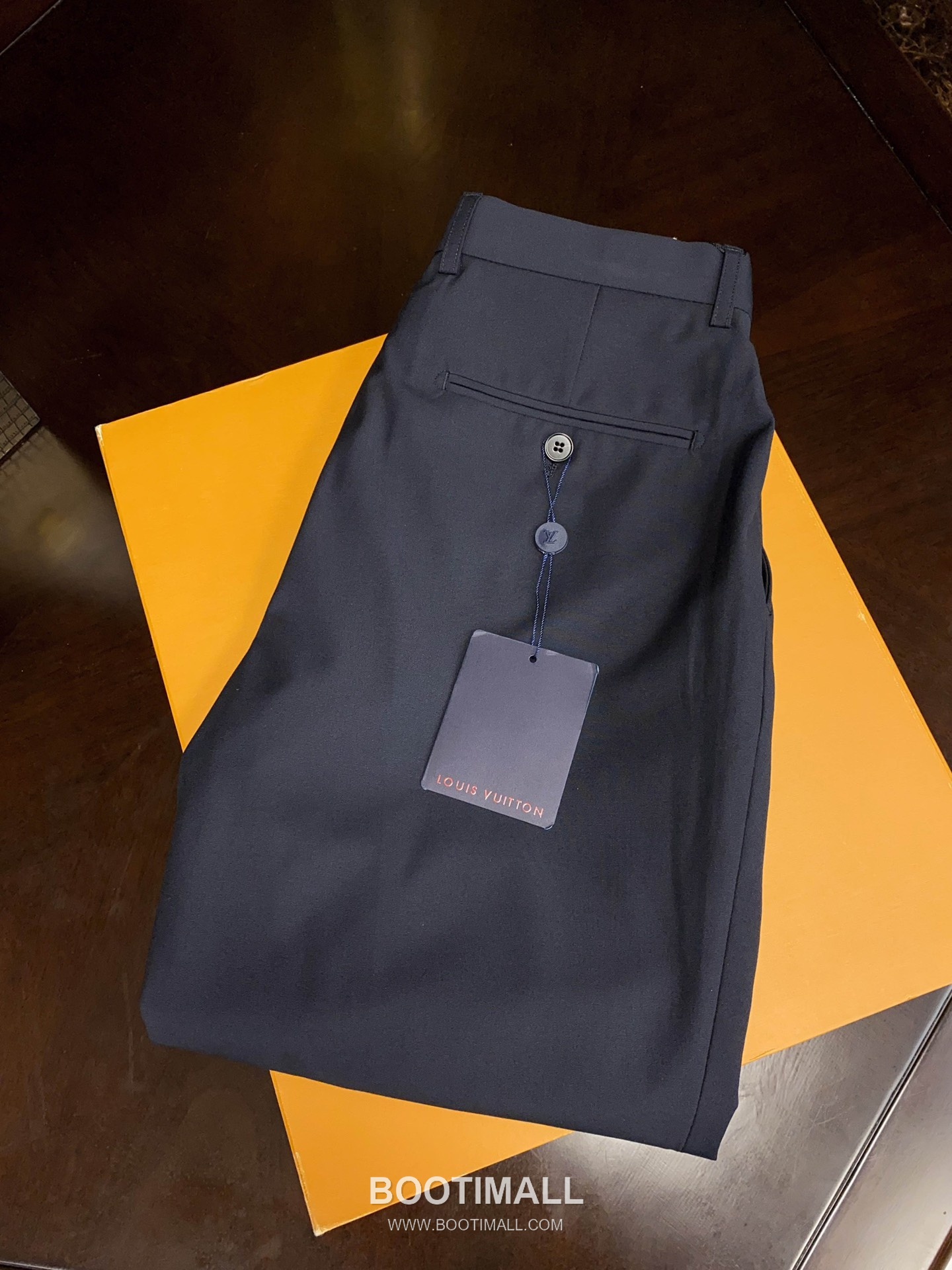 Louis Vuitton 2025 F/W Wool Blend Suit Set Jacket Pants with Tailored Fit 루이비통 2025FW 울 블렌드 네이비 재킷 팬츠 수트세트 18