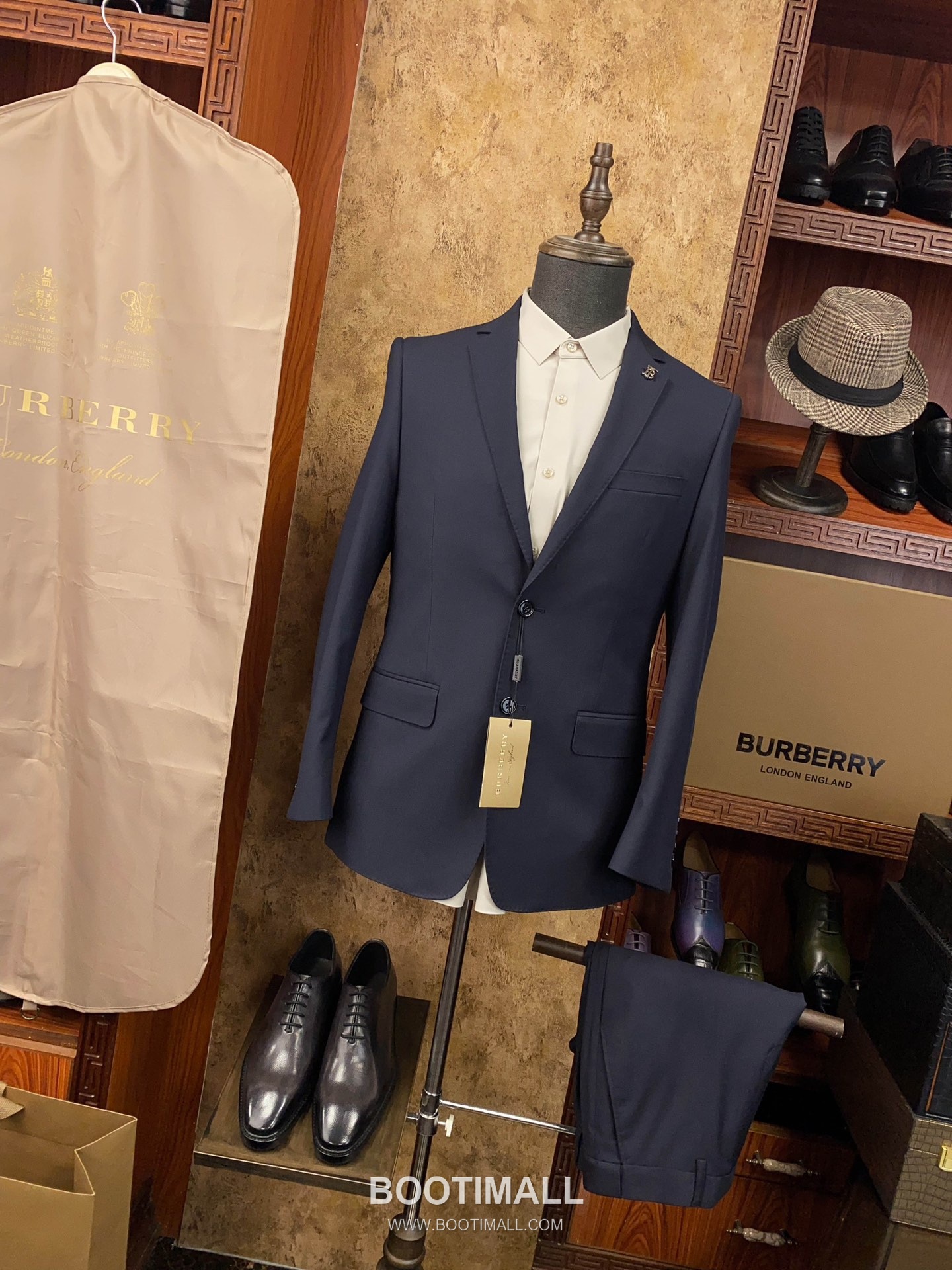 Louis Vuitton 2025 F/W Wool Blend Suit Set Jacket Pants with Tailored Fit 루이비통 2025FW 울 블렌드 네이비 재킷 팬츠 수트세트 20