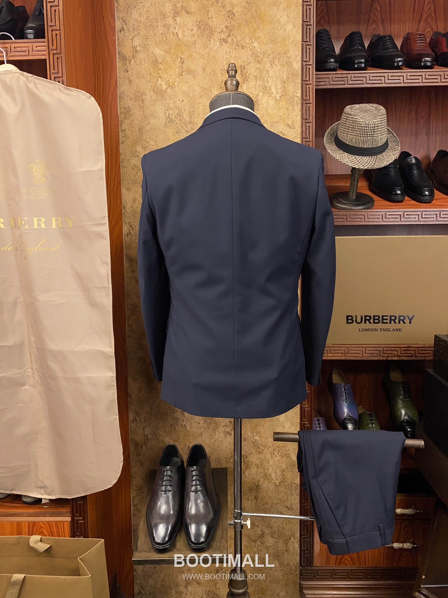 Louis Vuitton 2025 F/W Wool Blend Suit Set Jacket Pants with Tailored Fit 루이비통 2025FW 울 블렌드 네이비 재킷 팬츠 수트세트 21