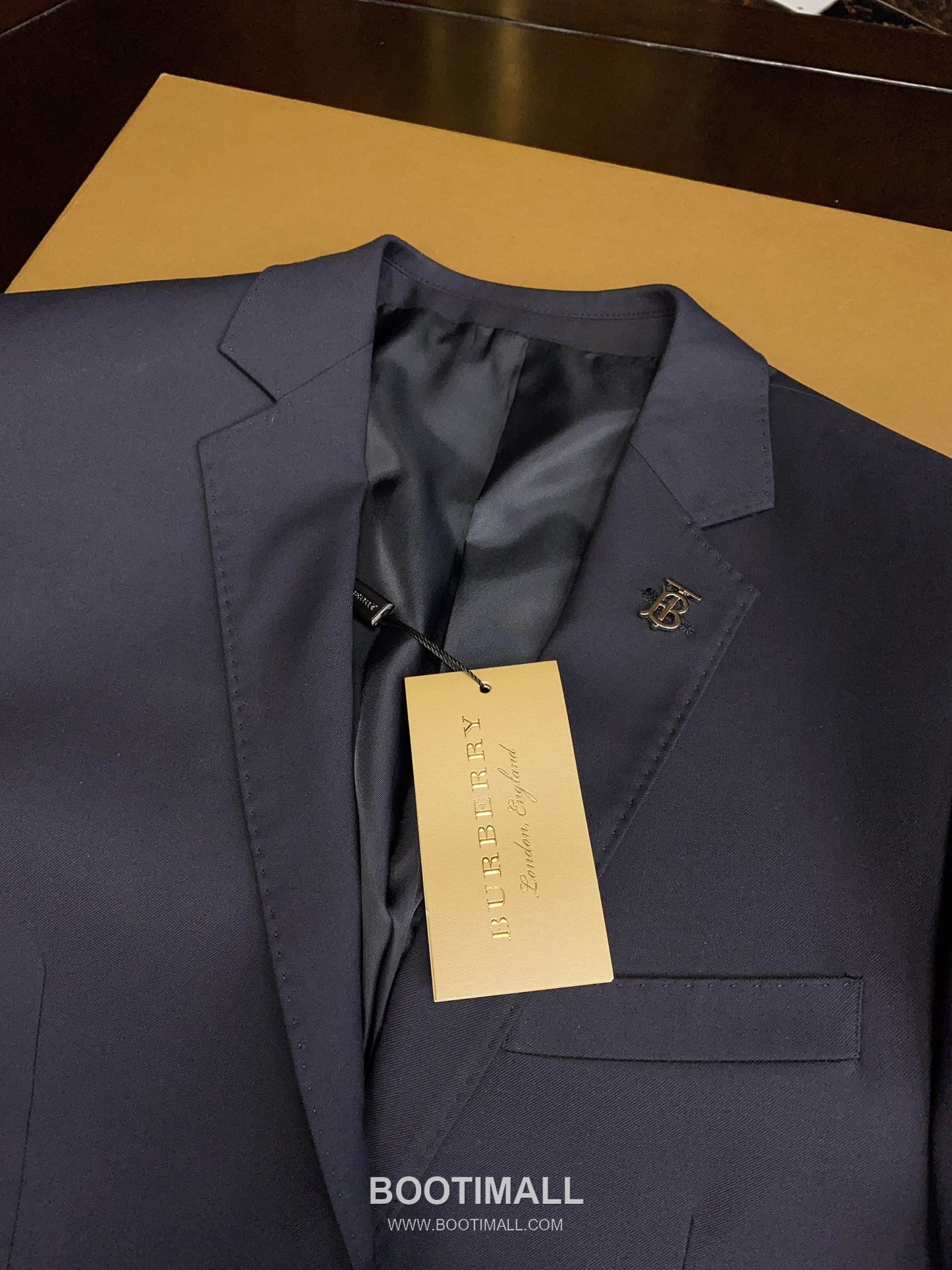 Louis Vuitton 2025 F/W Wool Blend Suit Set Jacket Pants with Tailored Fit 루이비통 2025FW 울 블렌드 네이비 재킷 팬츠 수트세트 24