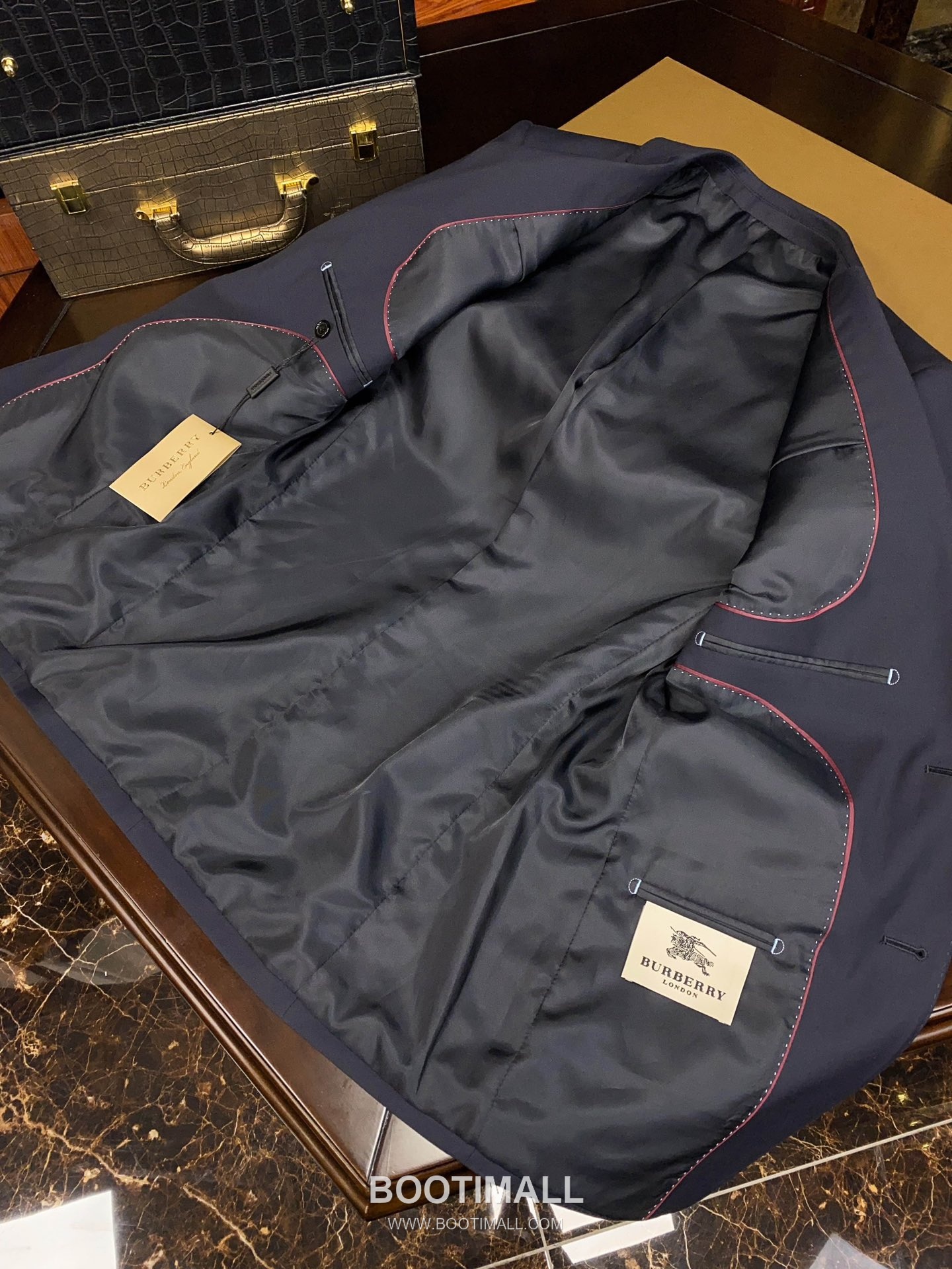 Louis Vuitton 2025 F/W Wool Blend Suit Set Jacket Pants with Tailored Fit 루이비통 2025FW 울 블렌드 네이비 재킷 팬츠 수트세트 25