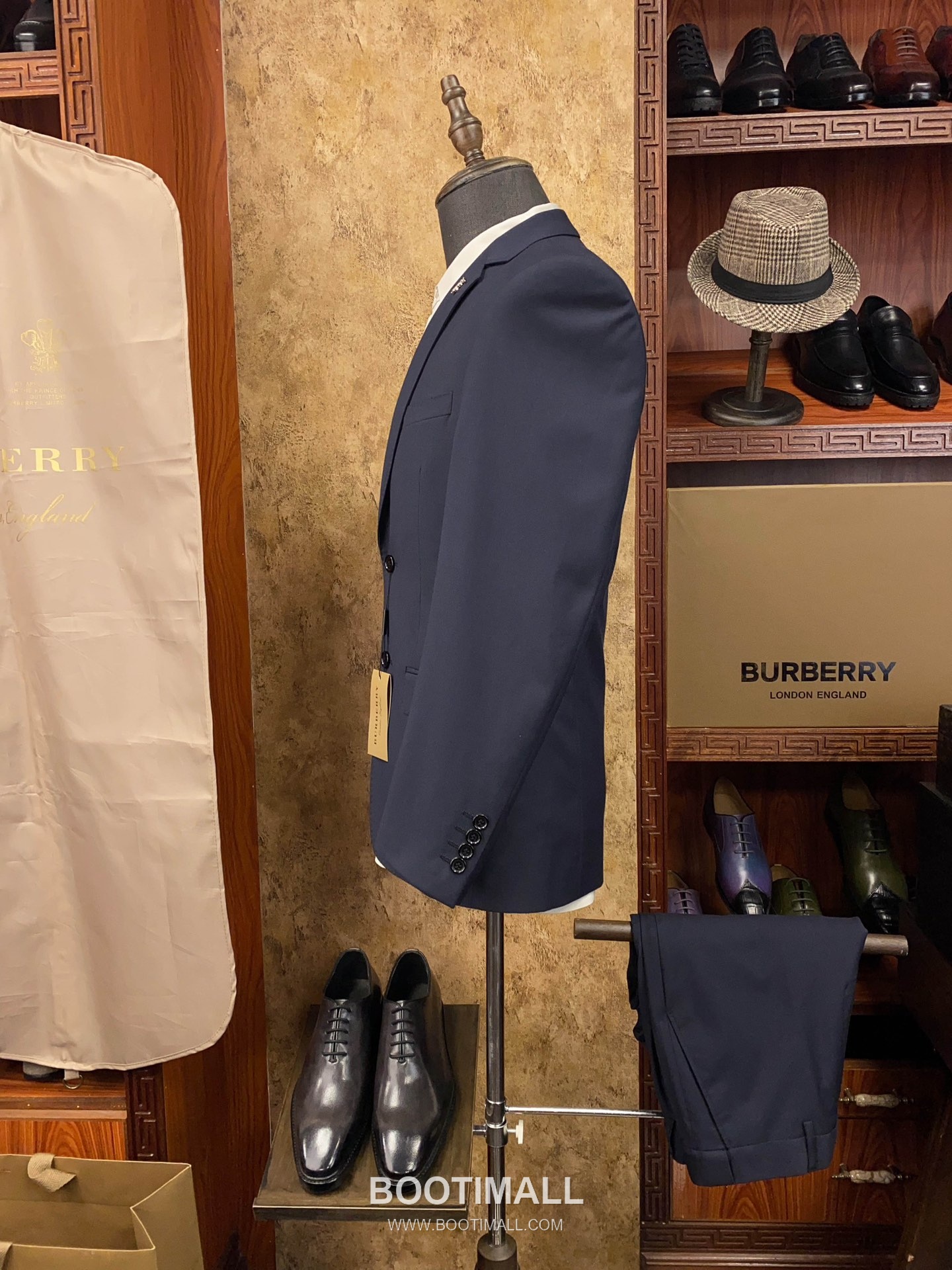 Louis Vuitton 2025 F/W Wool Blend Suit Set Jacket Pants with Tailored Fit 루이비통 2025FW 울 블렌드 네이비 재킷 팬츠 수트세트 30