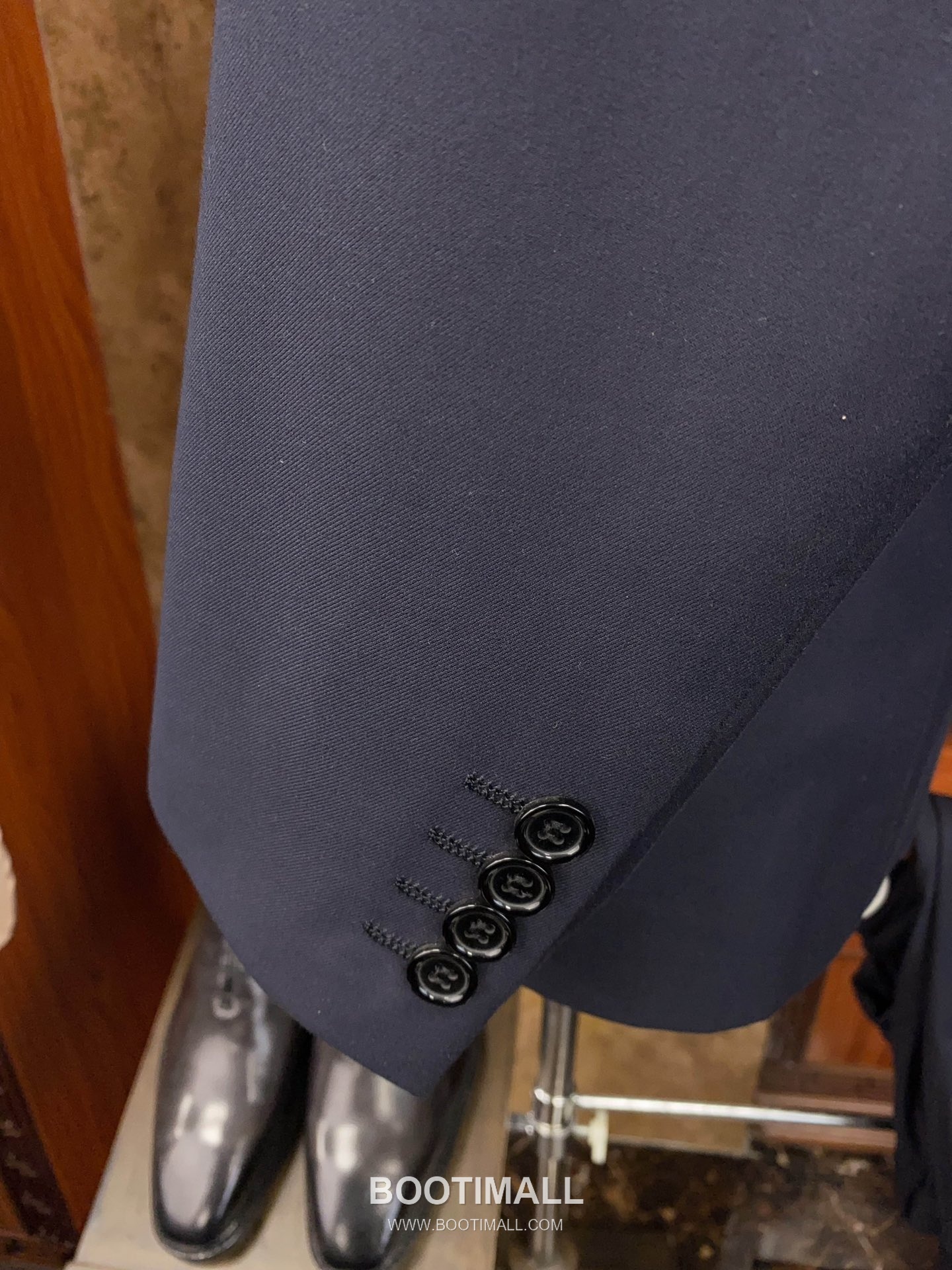 Louis Vuitton 2025 F/W Wool Blend Suit Set Jacket Pants with Tailored Fit 루이비통 2025FW 울 블렌드 네이비 재킷 팬츠 수트세트 34