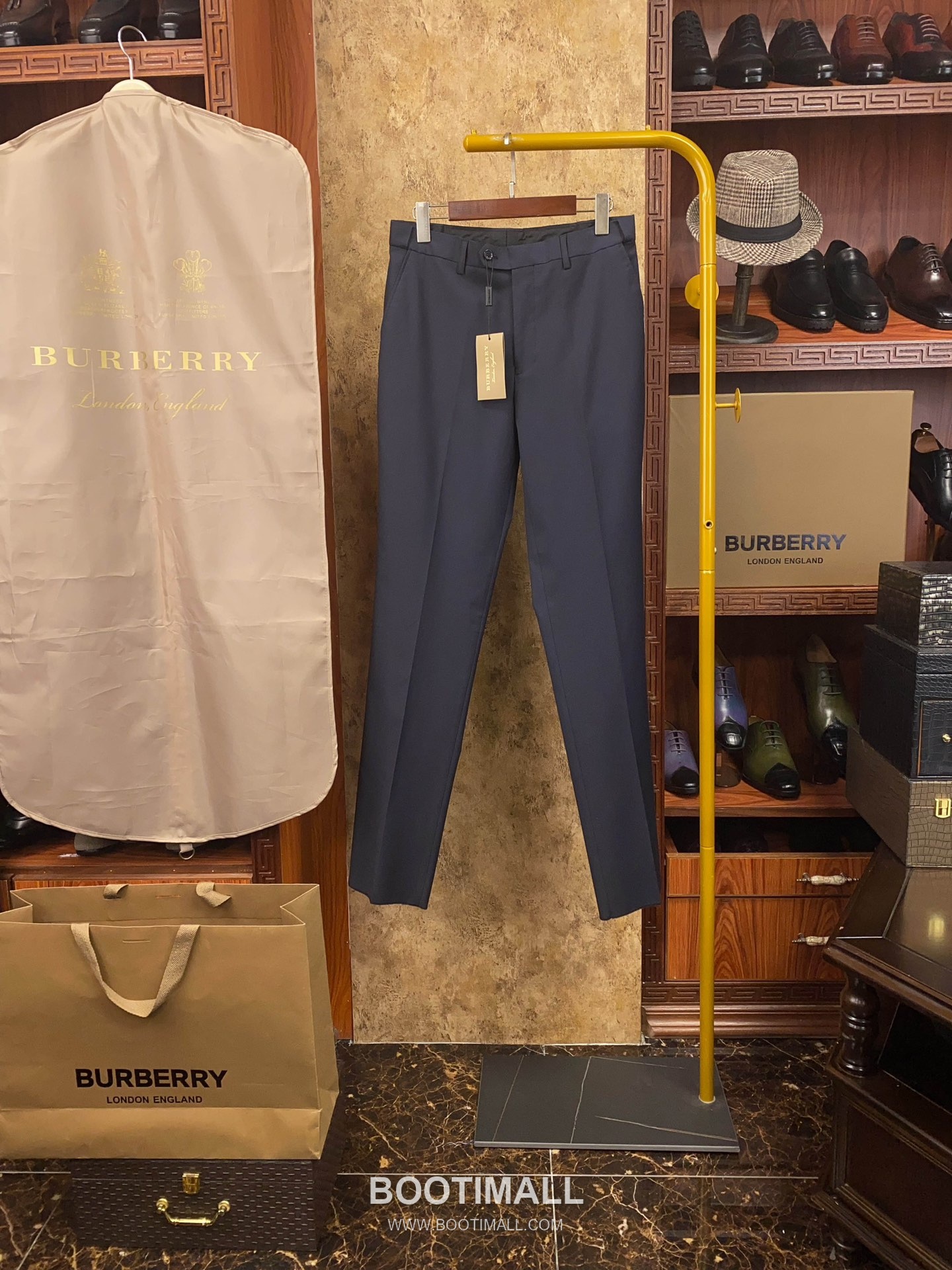 Louis Vuitton 2025 F/W Wool Blend Suit Set Jacket Pants with Tailored Fit 루이비통 2025FW 울 블렌드 네이비 재킷 팬츠 수트세트 37