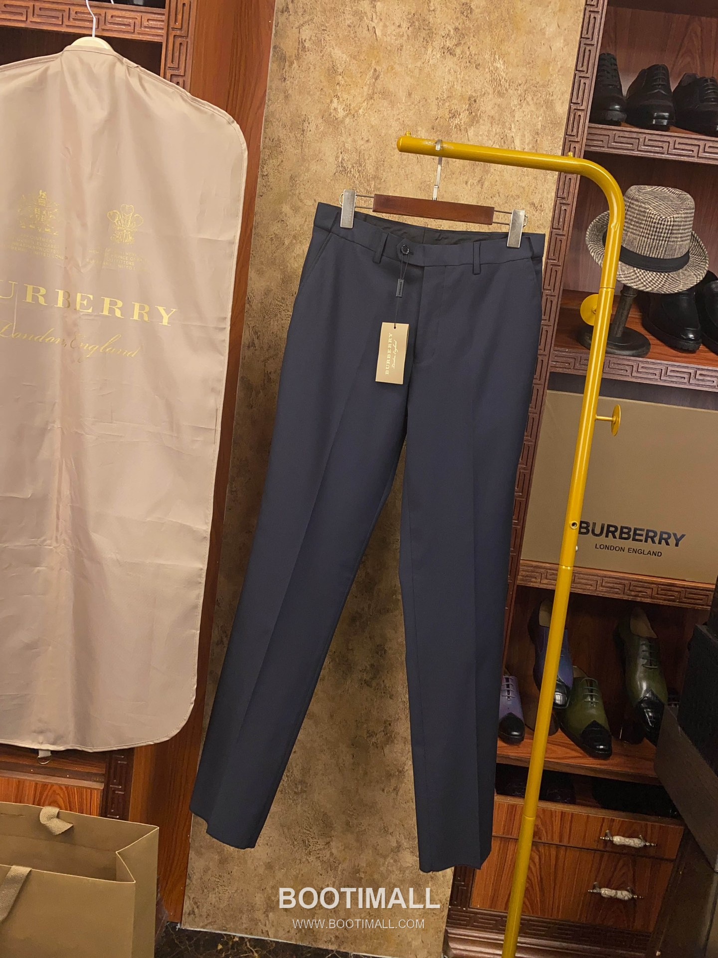 Louis Vuitton 2025 F/W Wool Blend Suit Set Jacket Pants with Tailored Fit 루이비통 2025FW 울 블렌드 네이비 재킷 팬츠 수트세트 38