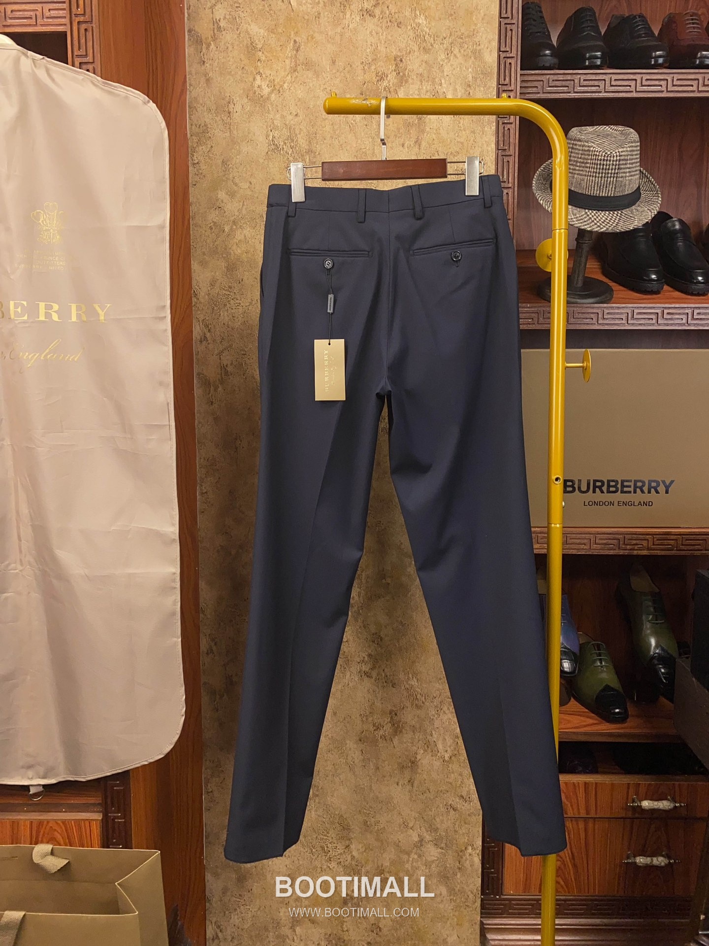 Louis Vuitton 2025 F/W Wool Blend Suit Set Jacket Pants with Tailored Fit 루이비통 2025FW 울 블렌드 네이비 재킷 팬츠 수트세트 39