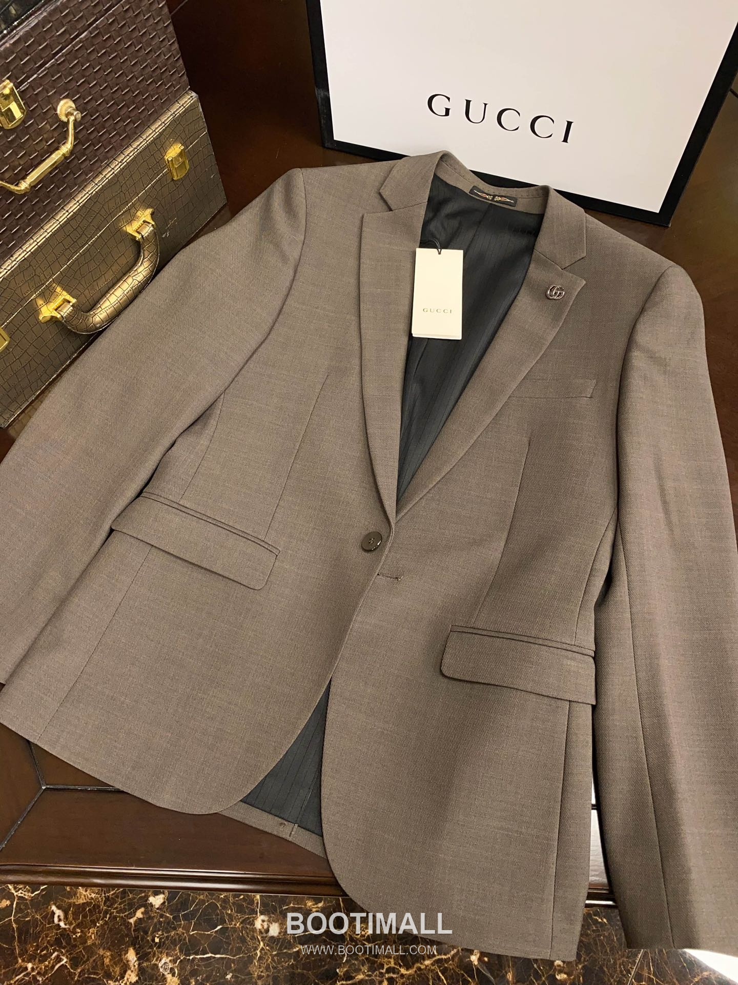 Gucci 2025 F/W Polyester Blend Suit Set Jacket Pants with Tailored Fit 구찌 2025FW 폴리에스터 블랙 재킷 팬츠 수트세트 9