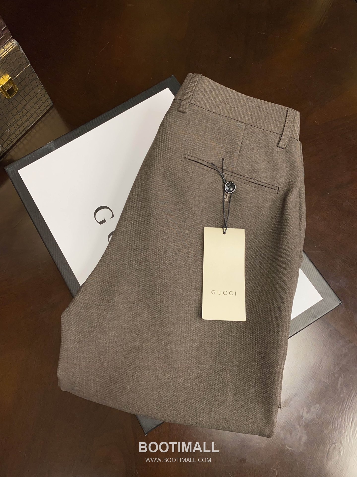 Gucci 2025 F/W Polyester Blend Suit Set Jacket Pants with Tailored Fit 구찌 2025FW 폴리에스터 블랙 재킷 팬츠 수트세트 18