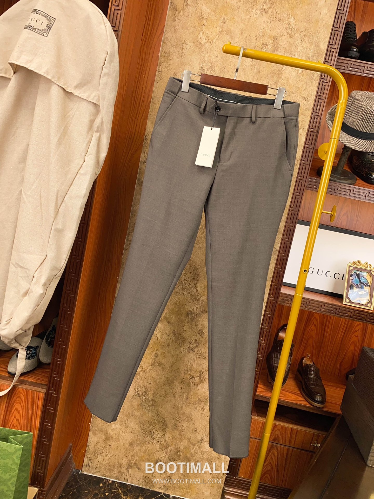 Gucci 2025 F/W Polyester Blend Suit Set Jacket Pants with Tailored Fit 구찌 2025FW 폴리에스터 블랙 재킷 팬츠 수트세트 20