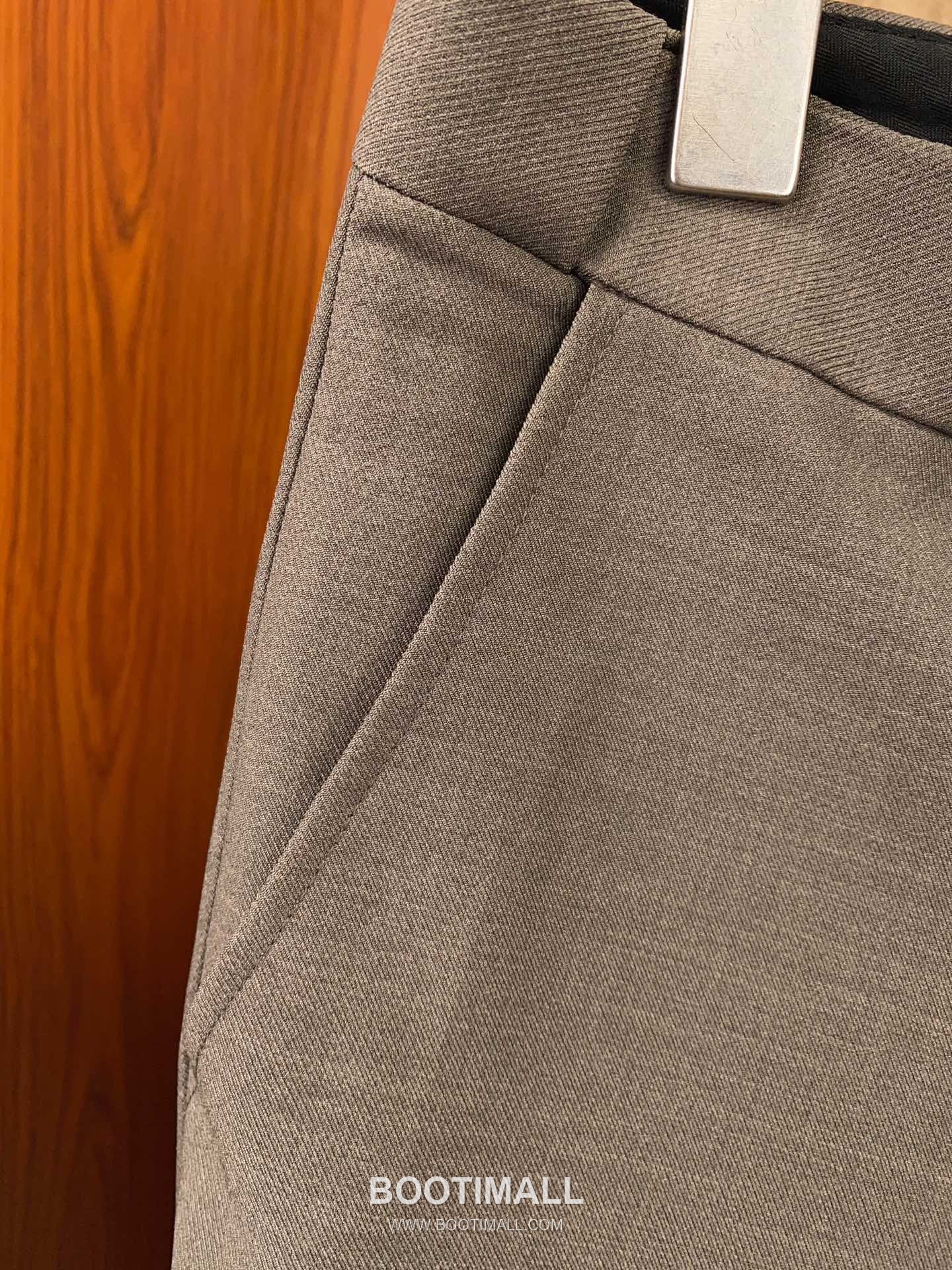 Gucci 2025 F/W Polyester Blend Suit Set Jacket Pants with Tailored Fit 구찌 2025FW 폴리에스터 블랙 재킷 팬츠 수트세트 24