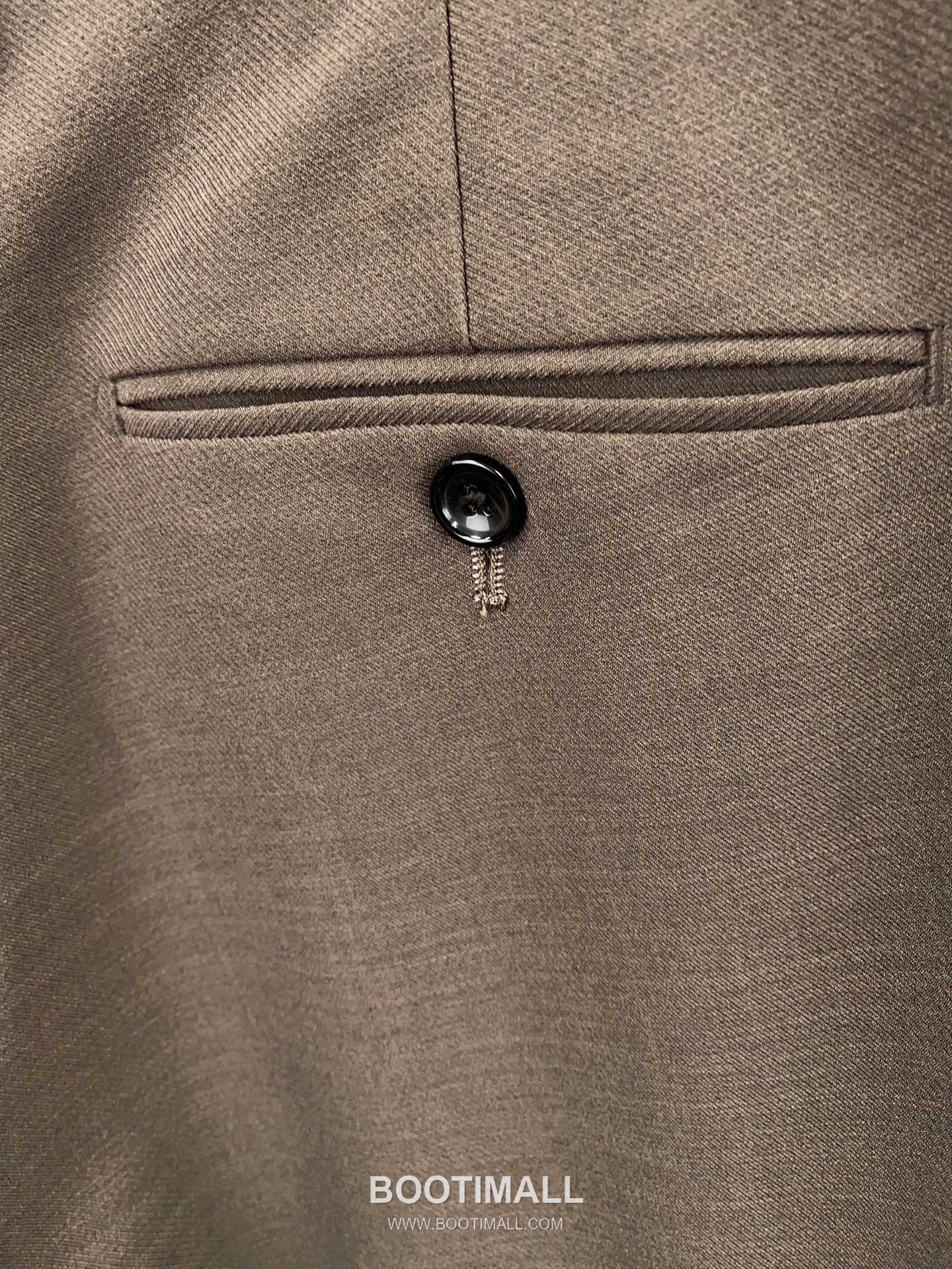 Gucci 2025 F/W Polyester Blend Suit Set Jacket Pants with Tailored Fit 구찌 2025FW 폴리에스터 블랙 재킷 팬츠 수트세트 25