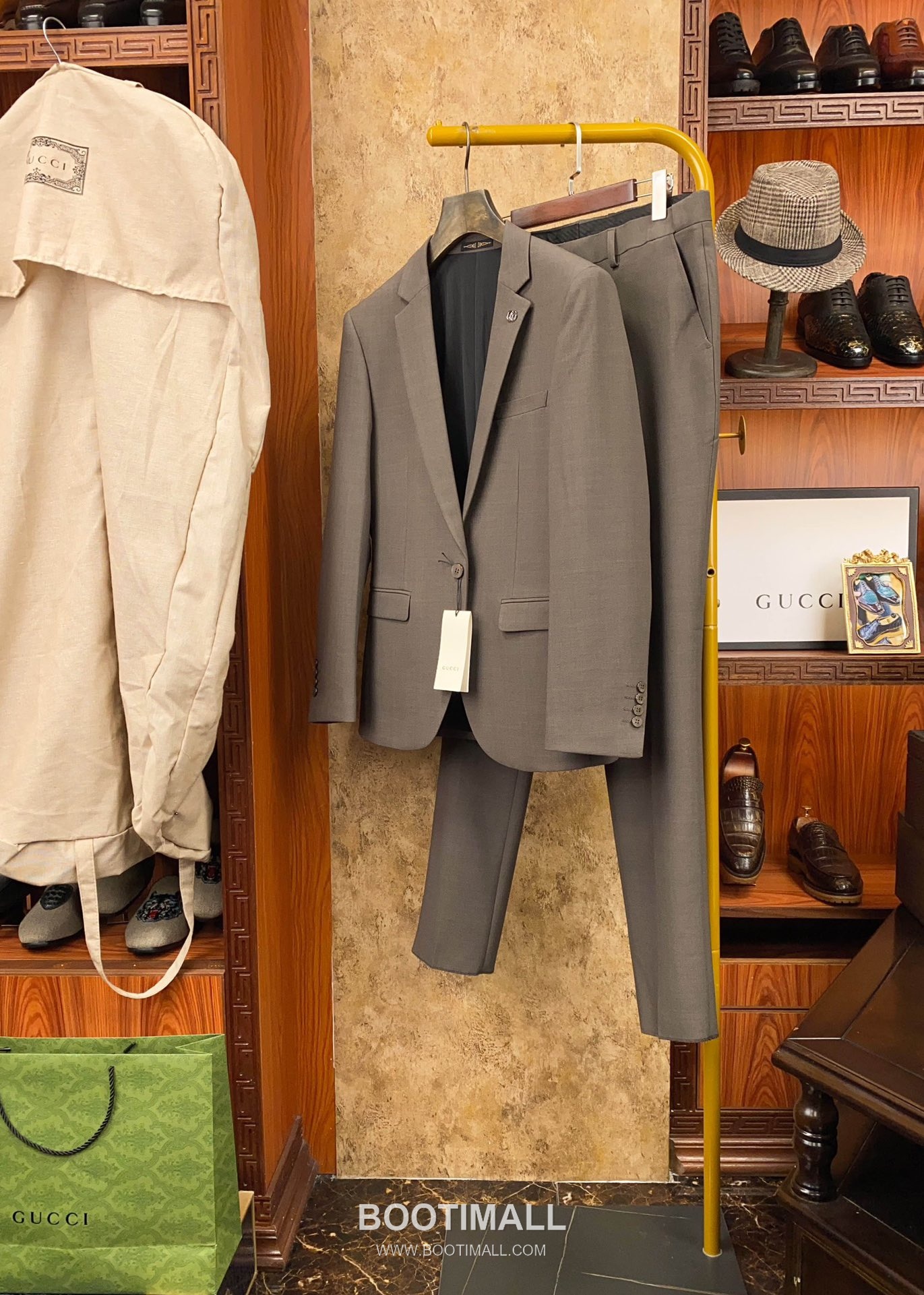 Gucci 2025 F/W Polyester Blend Suit Set Jacket Pants with Tailored Fit 구찌 2025FW 폴리에스터 블랙 재킷 팬츠 수트세트 27