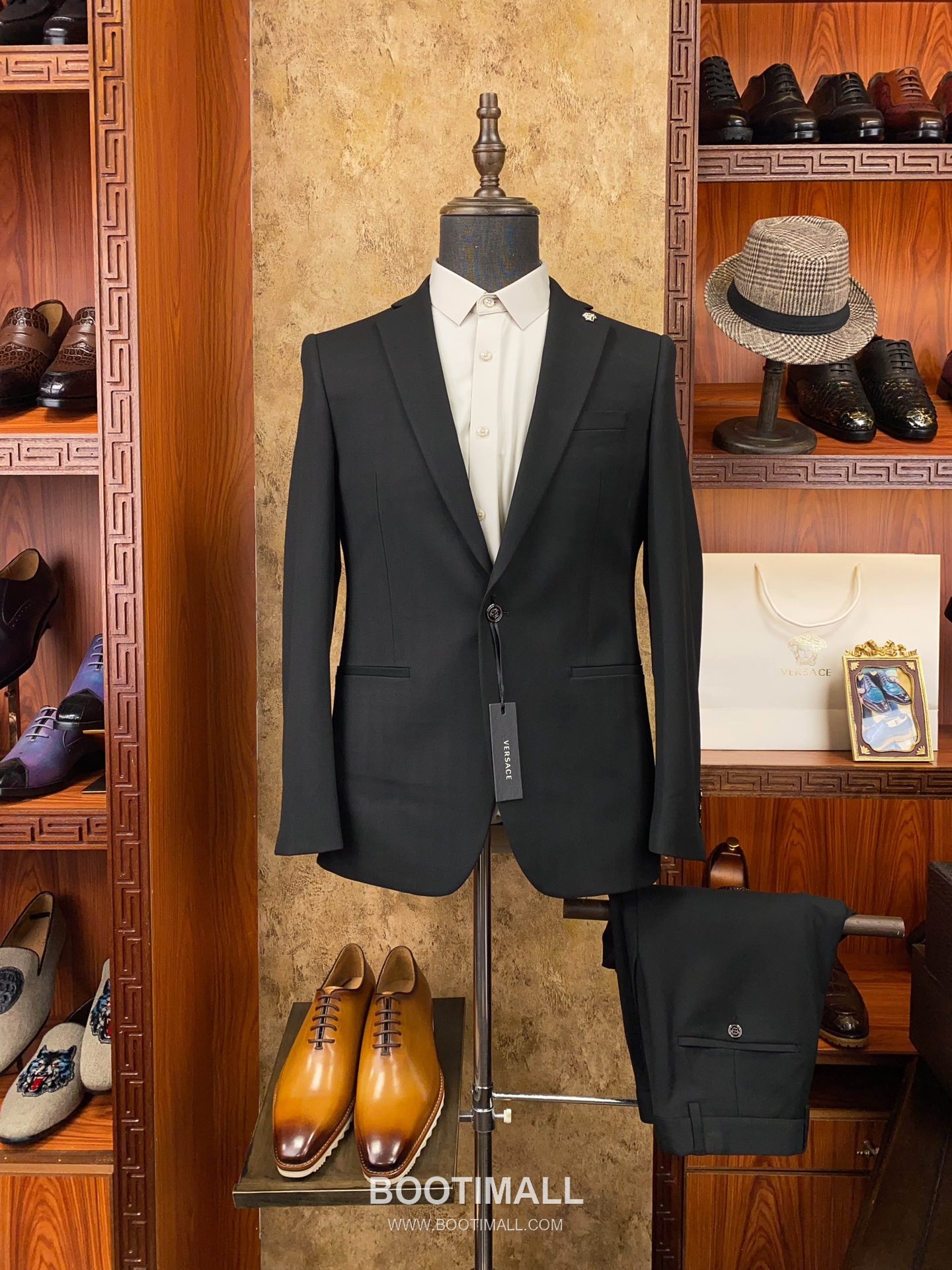 Versace 2025 F/W Wool Blend Suit Set Jacket Pants with Tailored Fit 베르사체 2025FW 울 블렌드 블랙 재킷 팬츠 수트세트 1