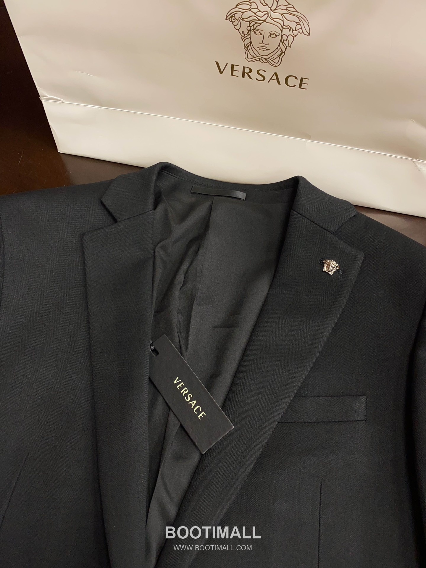 Versace 2025 F/W Wool Blend Suit Set Jacket Pants with Tailored Fit 베르사체 2025FW 울 블렌드 블랙 재킷 팬츠 수트세트 6