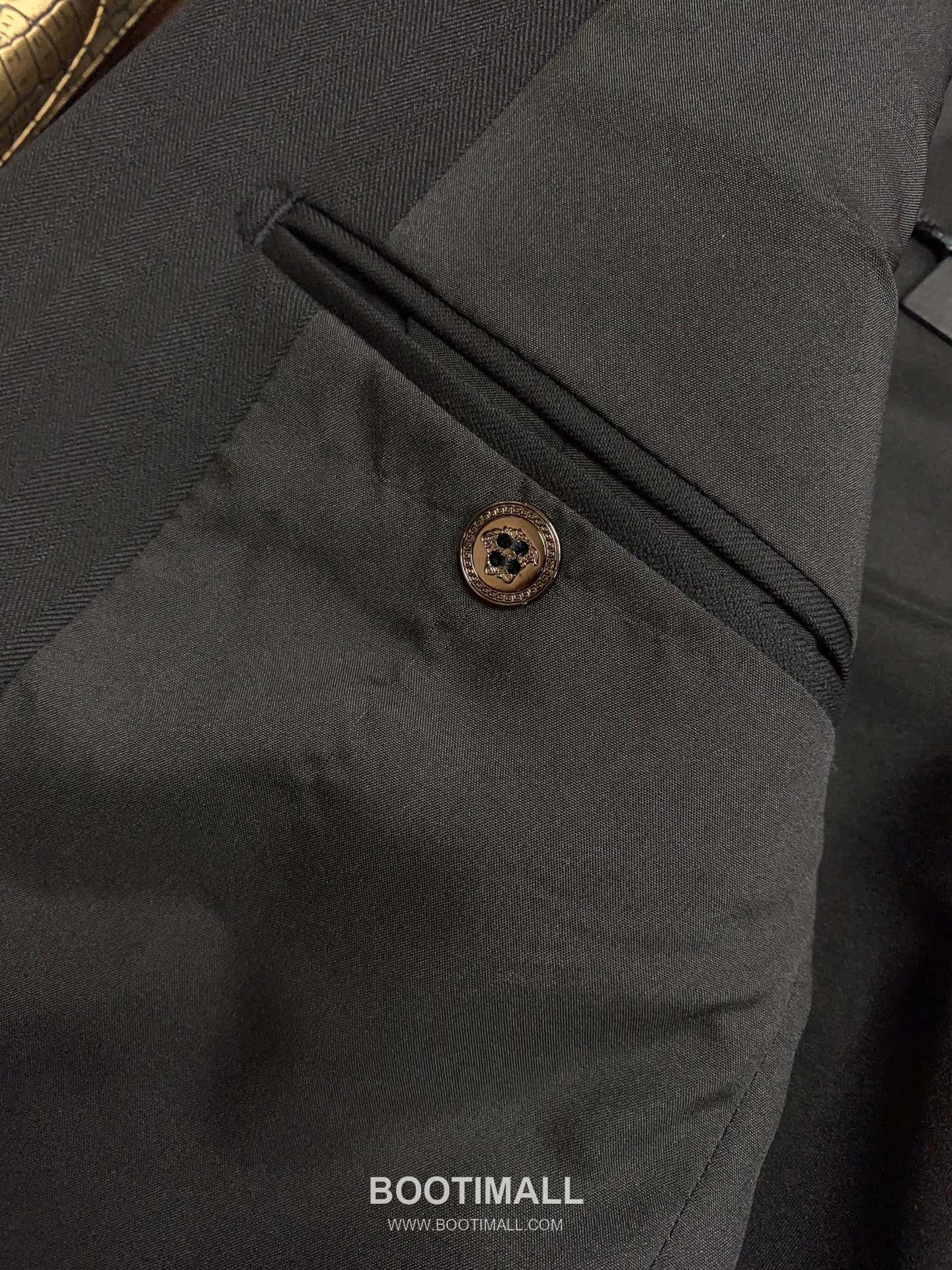 Versace 2025 F/W Wool Blend Suit Set Jacket Pants with Tailored Fit 베르사체 2025FW 울 블렌드 블랙 재킷 팬츠 수트세트 9