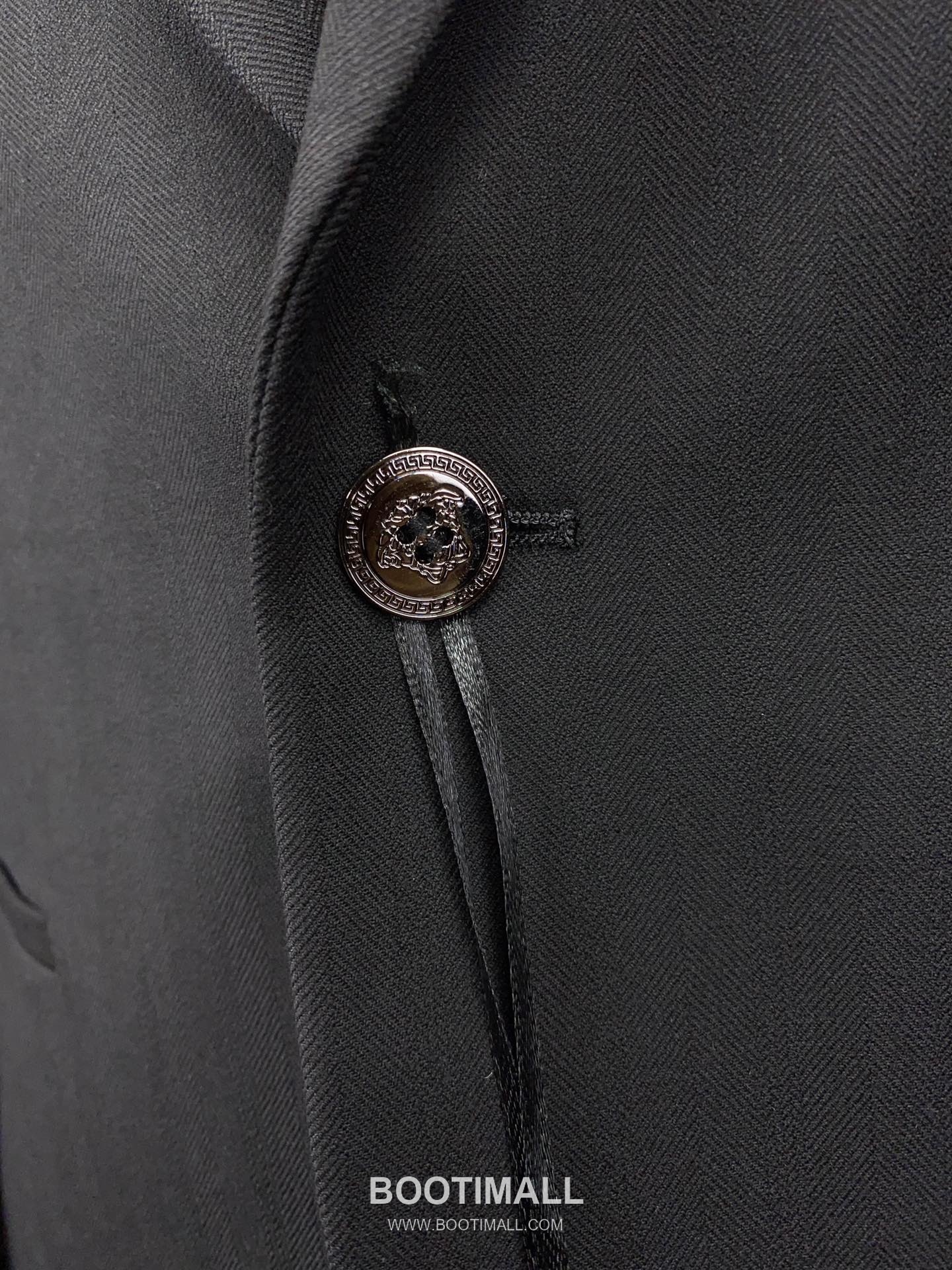 Versace 2025 F/W Wool Blend Suit Set Jacket Pants with Tailored Fit 베르사체 2025FW 울 블렌드 블랙 재킷 팬츠 수트세트 14