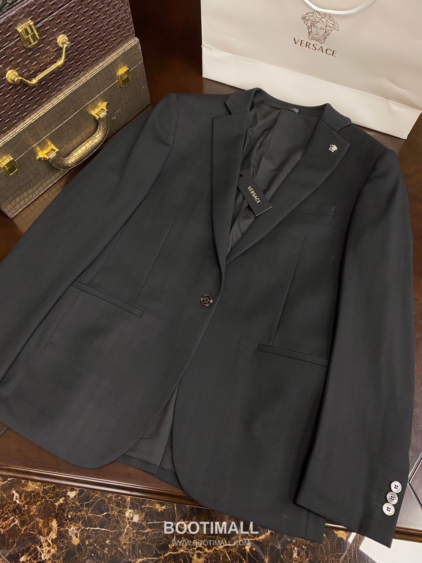 Versace 2025 F/W Wool Blend Suit Set Jacket Pants with Tailored Fit 베르사체 2025FW 울 블렌드 블랙 재킷 팬츠 수트세트 17