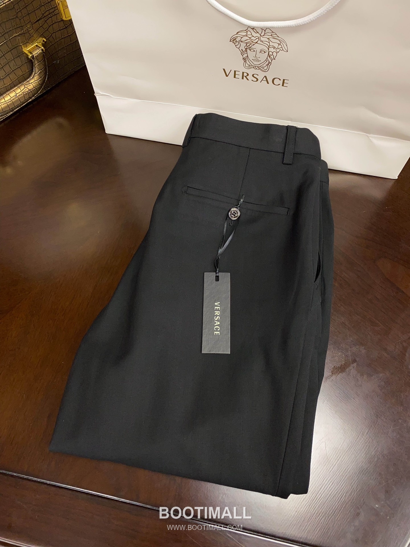 Versace 2025 F/W Wool Blend Suit Set Jacket Pants with Tailored Fit 베르사체 2025FW 울 블렌드 블랙 재킷 팬츠 수트세트 18