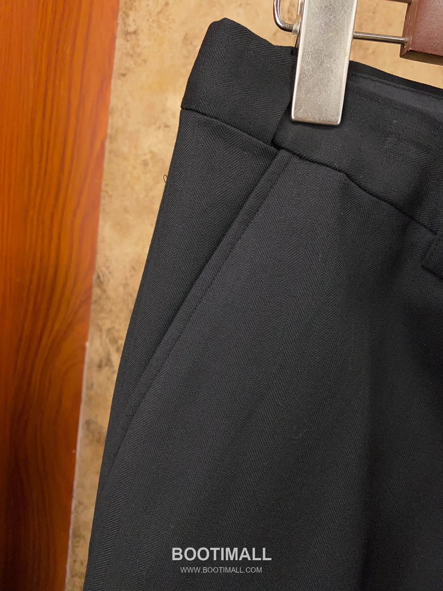 Versace 2025 F/W Wool Blend Suit Set Jacket Pants with Tailored Fit 베르사체 2025FW 울 블렌드 블랙 재킷 팬츠 수트세트 24