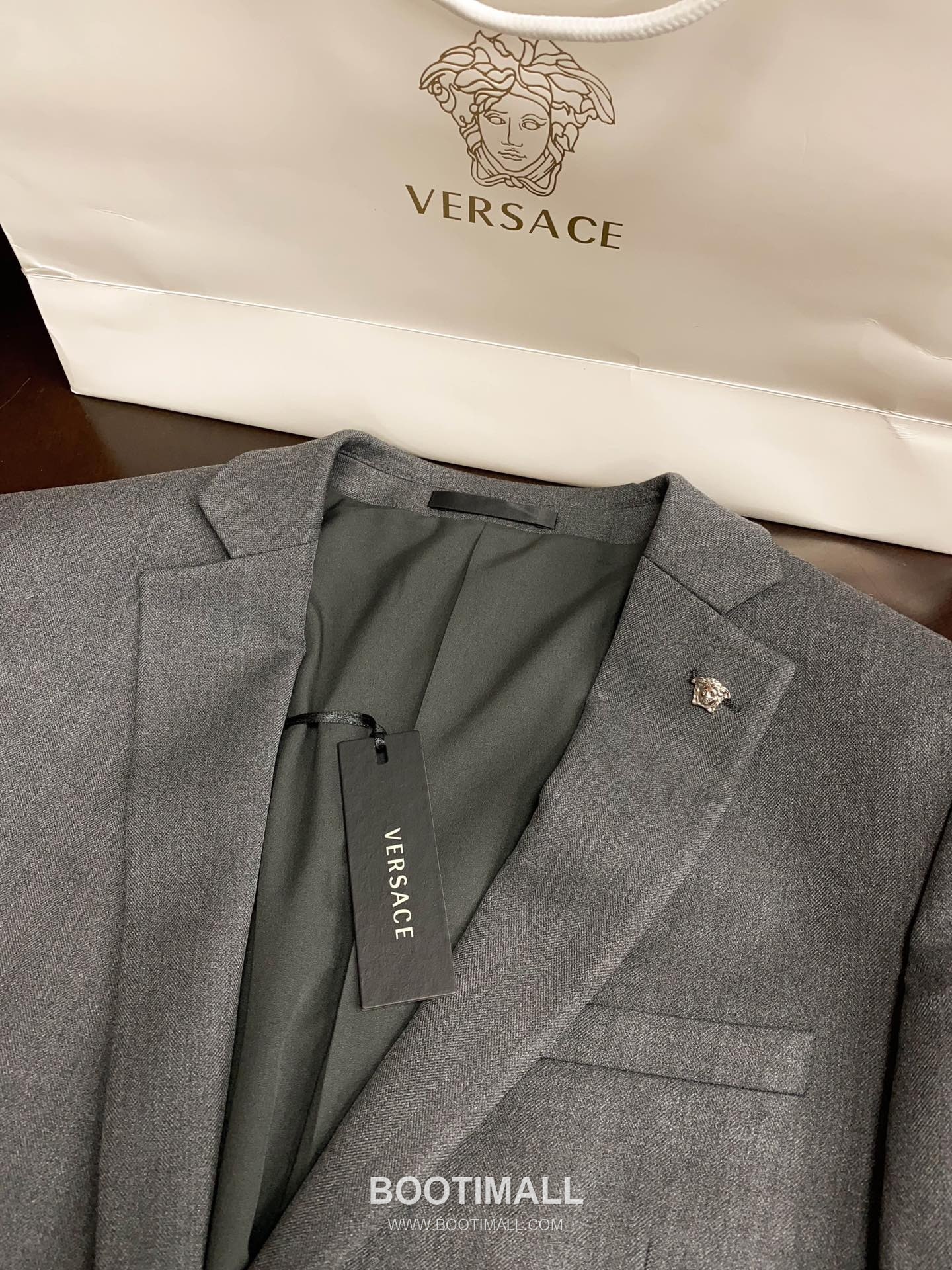 Versace 2025 F/W Wool Blend Suit Set Jacket Pants with Tailored Fit 베르사체 2025FW 울 블렌드 블랙 재킷 팬츠 수트세트 6