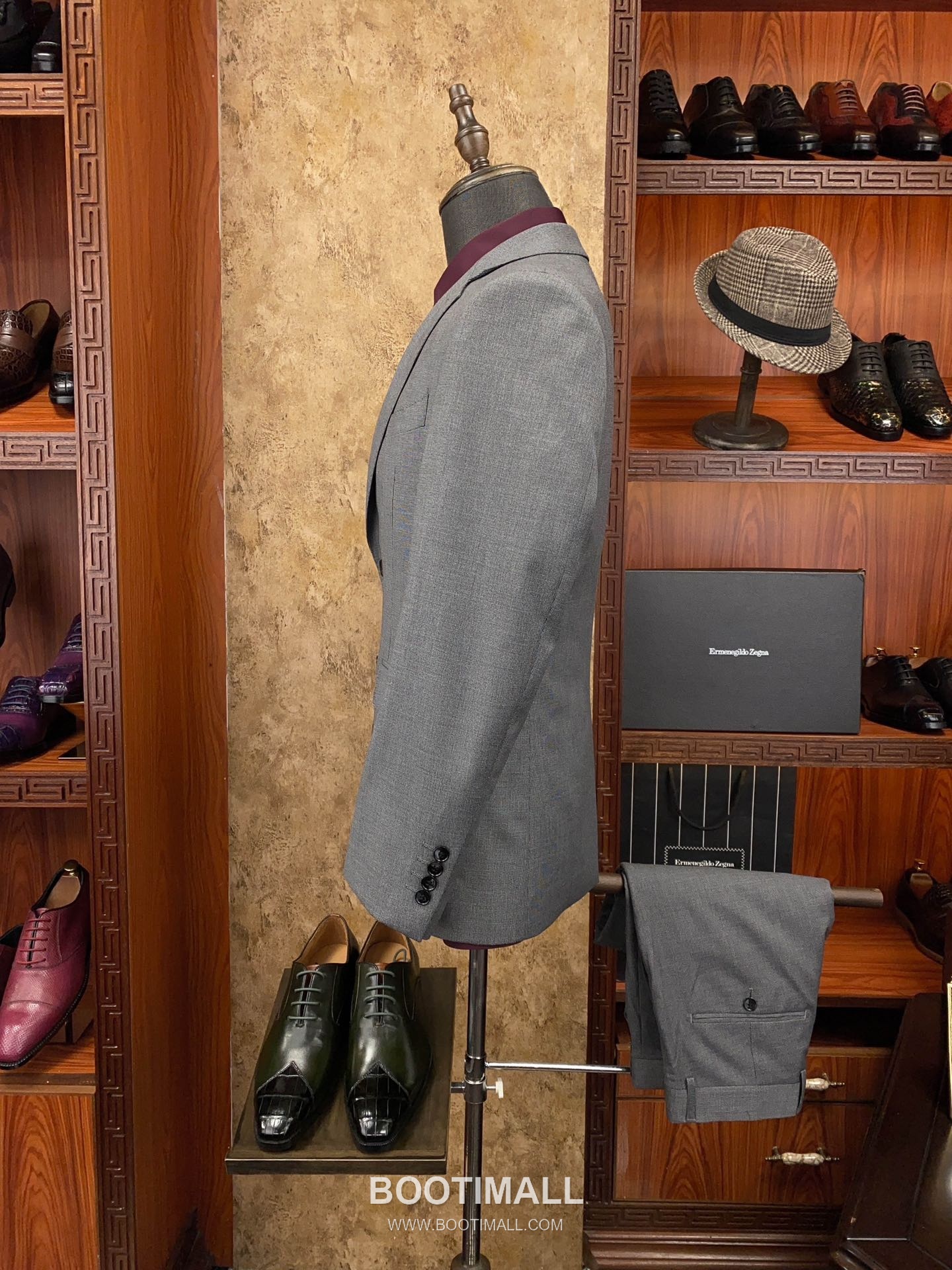 Zegna 2025 F/W Polyester Blend Suit Set Jacket Pants with Tailored Fit 제냐 2025FW 폴리에스터 블랙 재킷 팬츠 수트세트 3