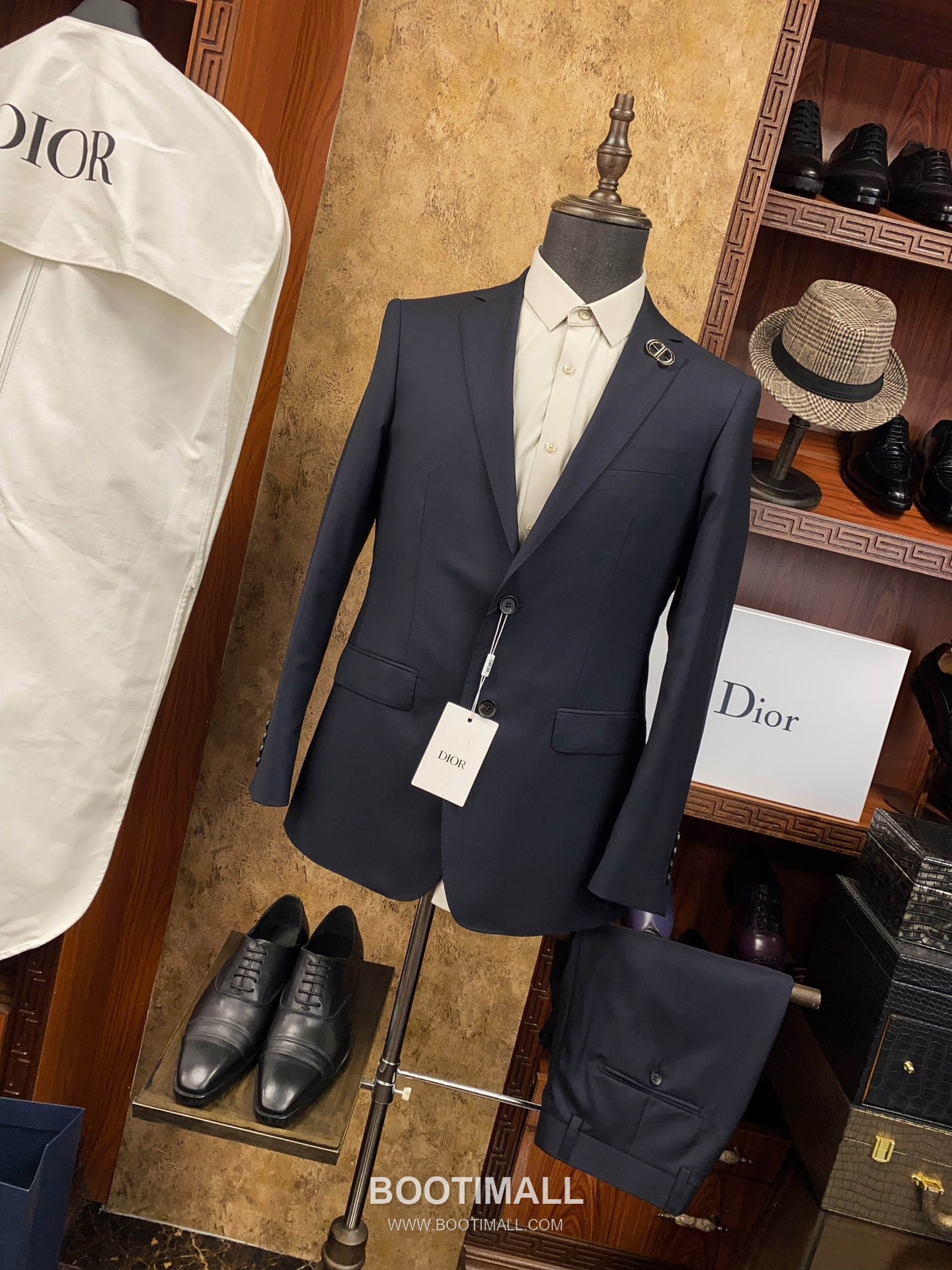 Dior 2025 F/W Polyester Viscose Suit Set Jacket Vest Pants with Tailored Fit 디올 2025FW 폴리에스터 블랙 재킷 베스트 팬츠 수트세트 2