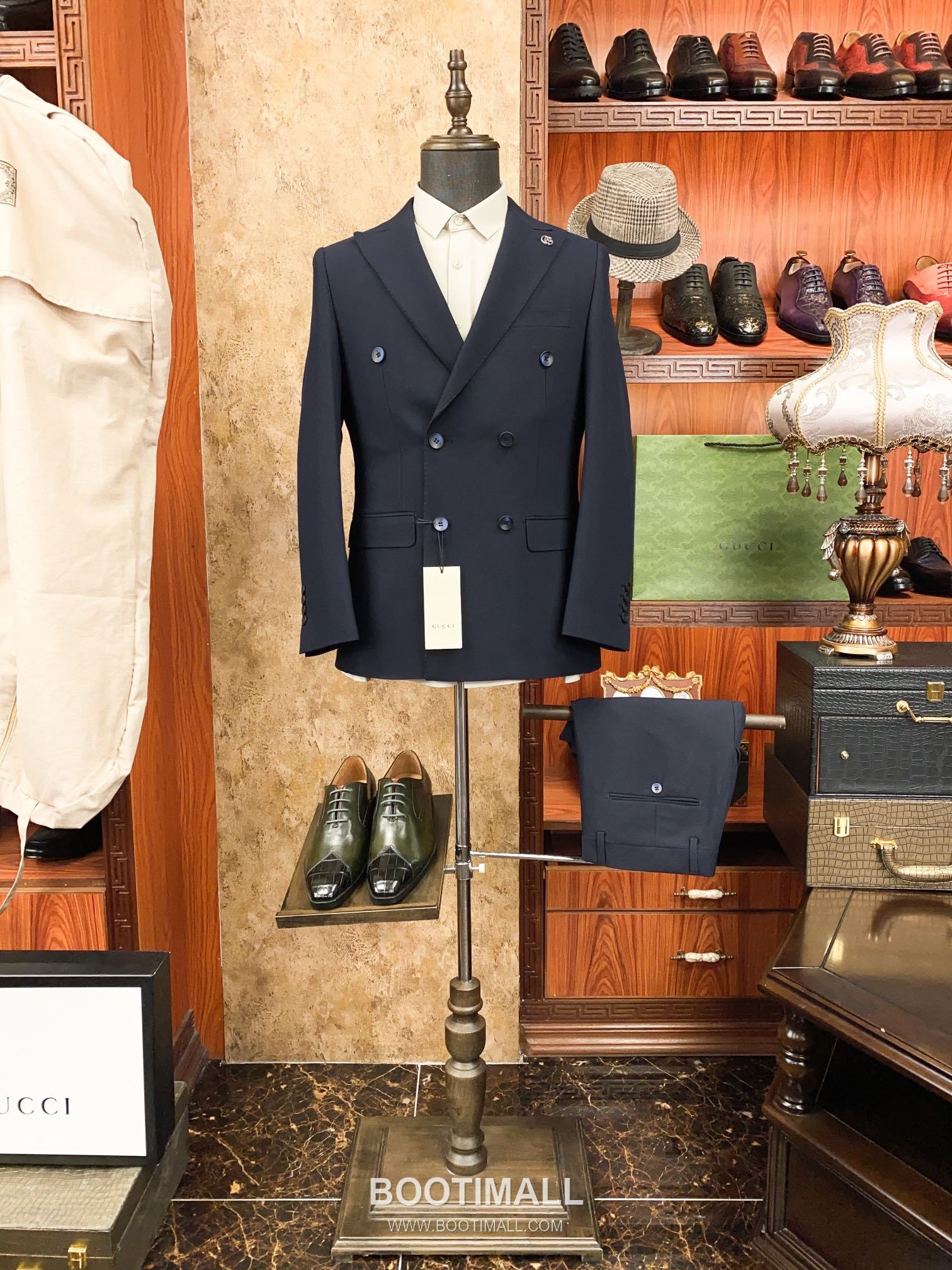 Dior 2025 F/W Polyester Viscose Suit Set Jacket Vest Pants with Tailored Fit 디올 2025FW 폴리에스터 블랙 재킷 베스트 팬츠 수트세트 37